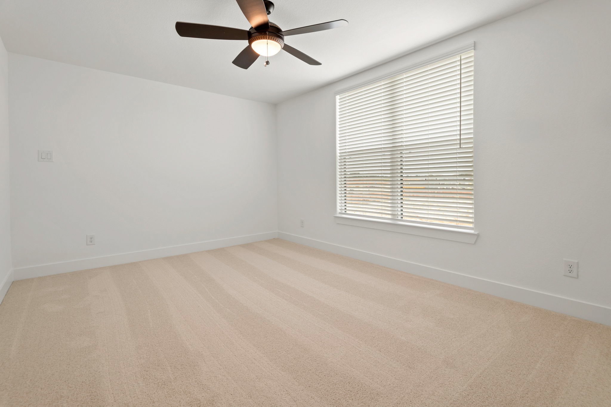 5608 Marigold Mile Drive Property Photo 27