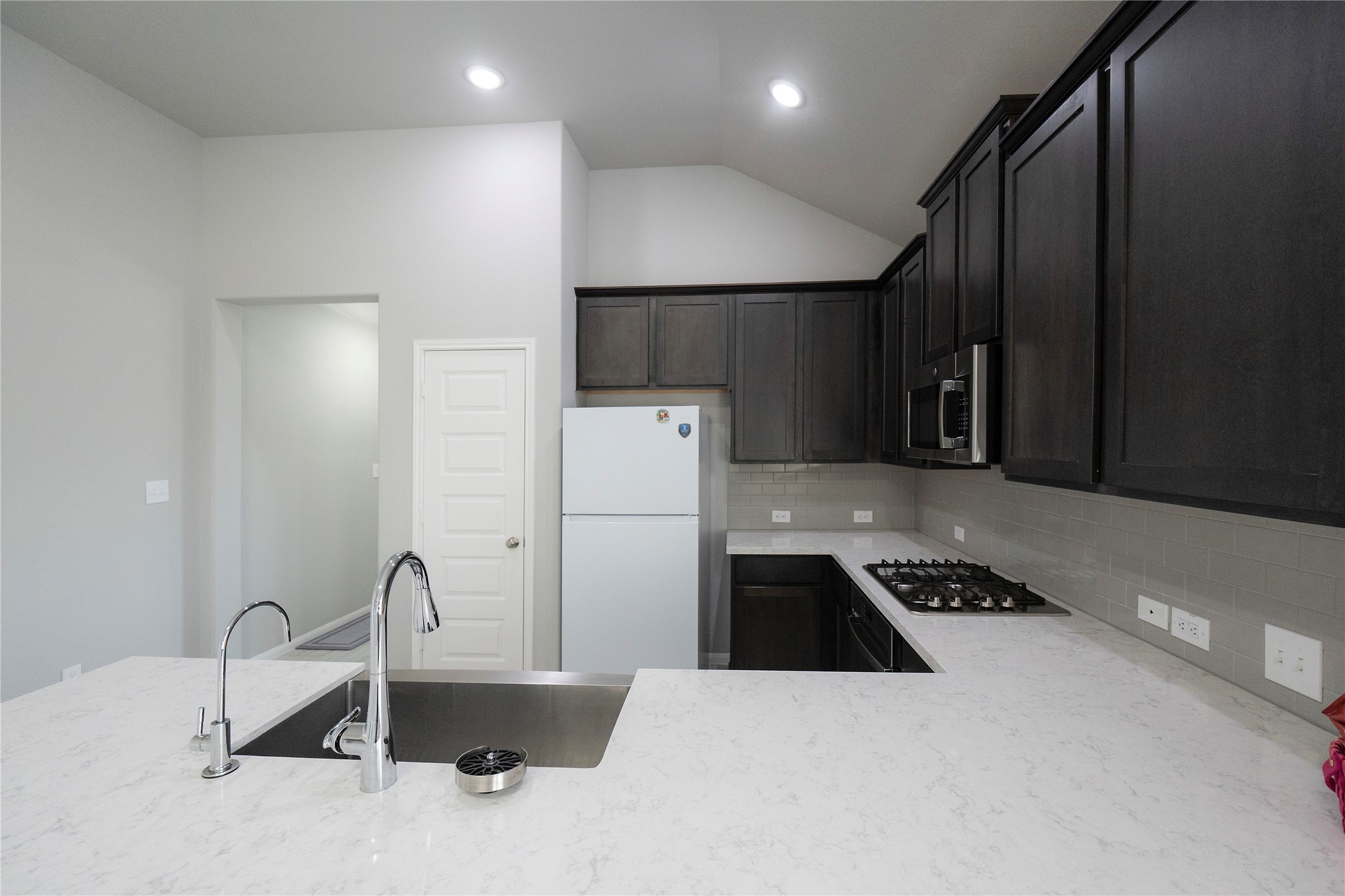 24238 Golden Fallow Drive Property Photo 7
