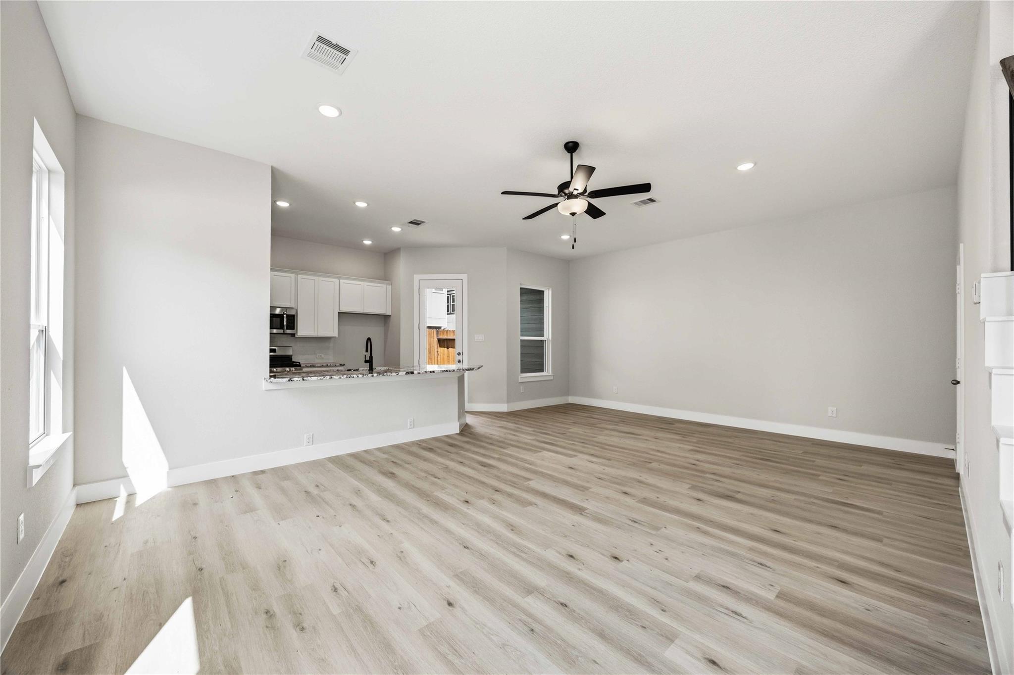 13218 Opera Drive Property Photo 3