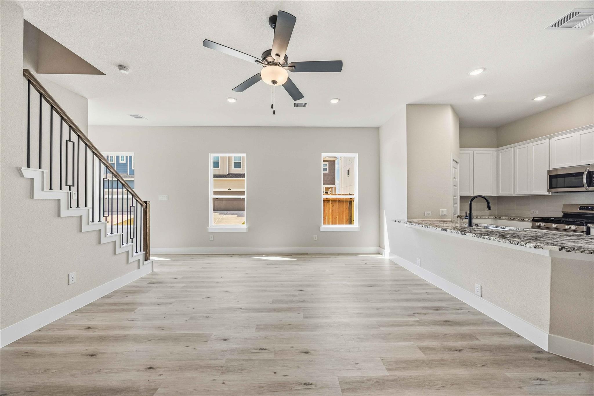 13218 Opera Drive Property Photo 5