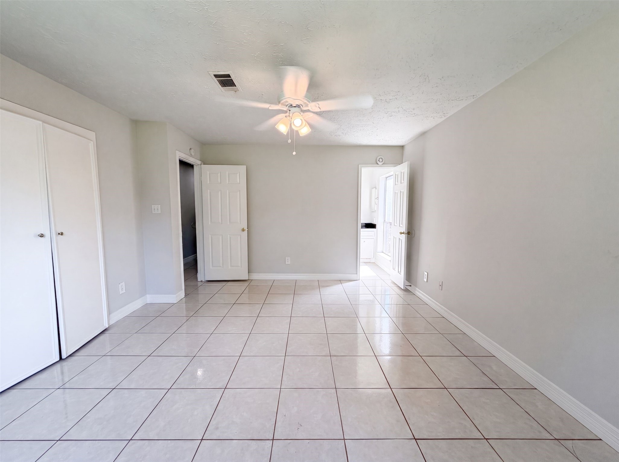 3542 Nutwood Lane Property Photo 4