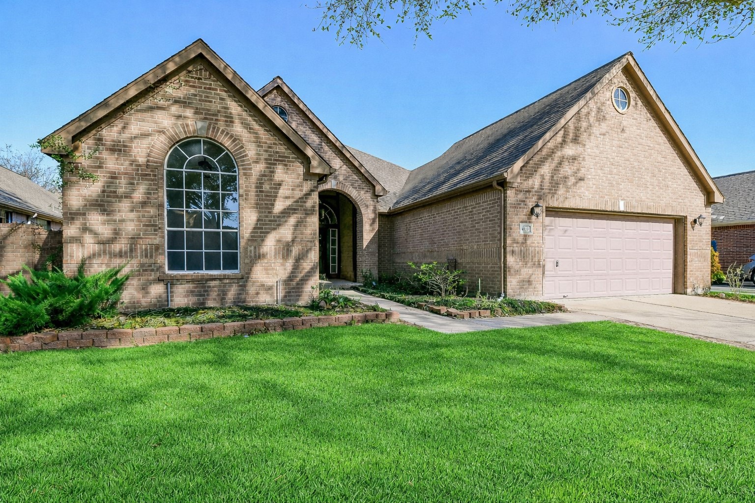 4111 Clubhollow Property Photo 2
