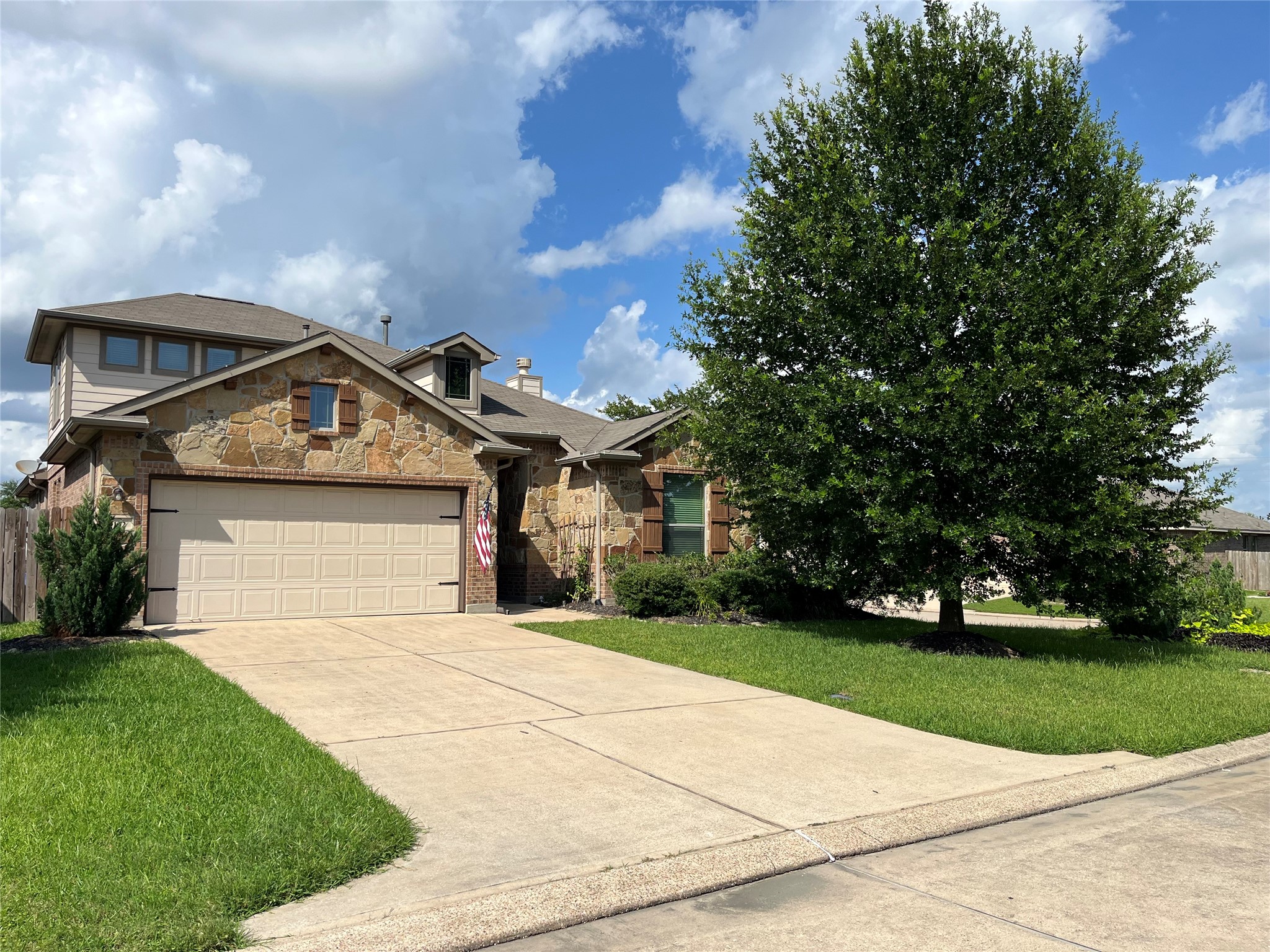 102 Piney Pathway Property Photo 1