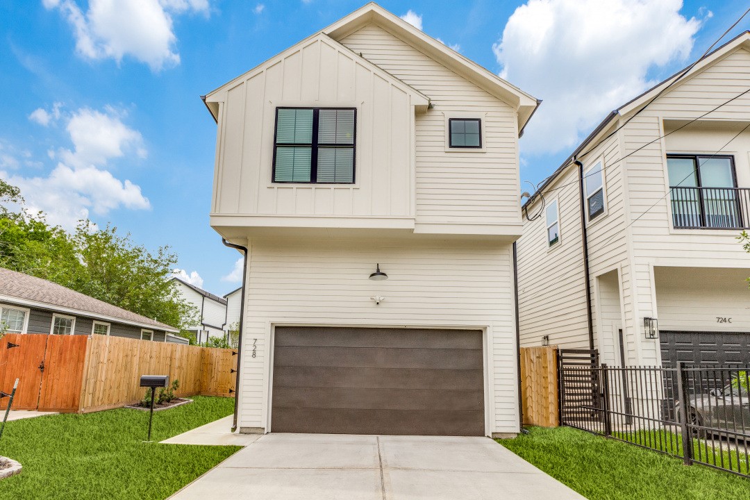728 E 38th Street Property Photo 18
