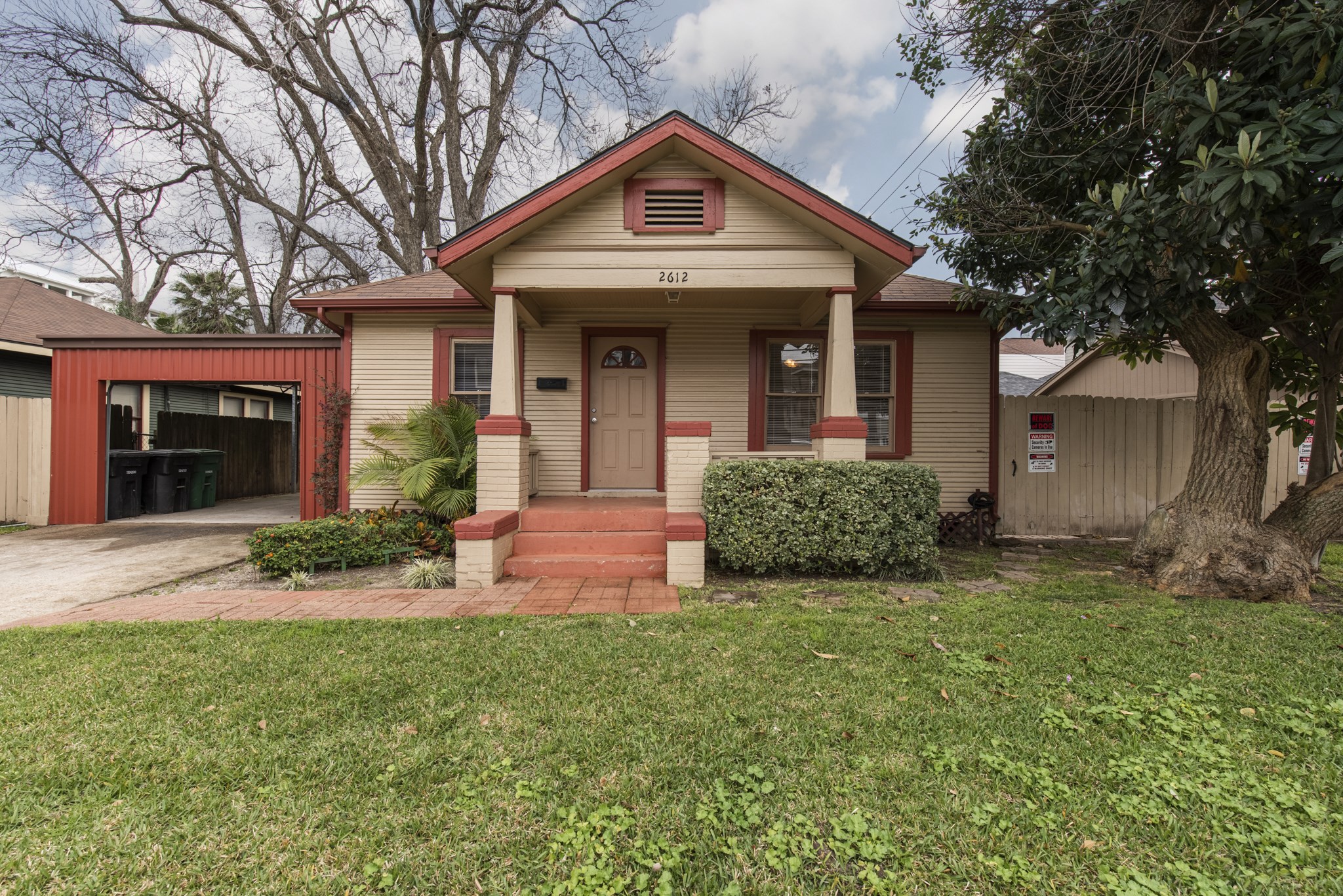 2612 Harvard Street Property Photo 2