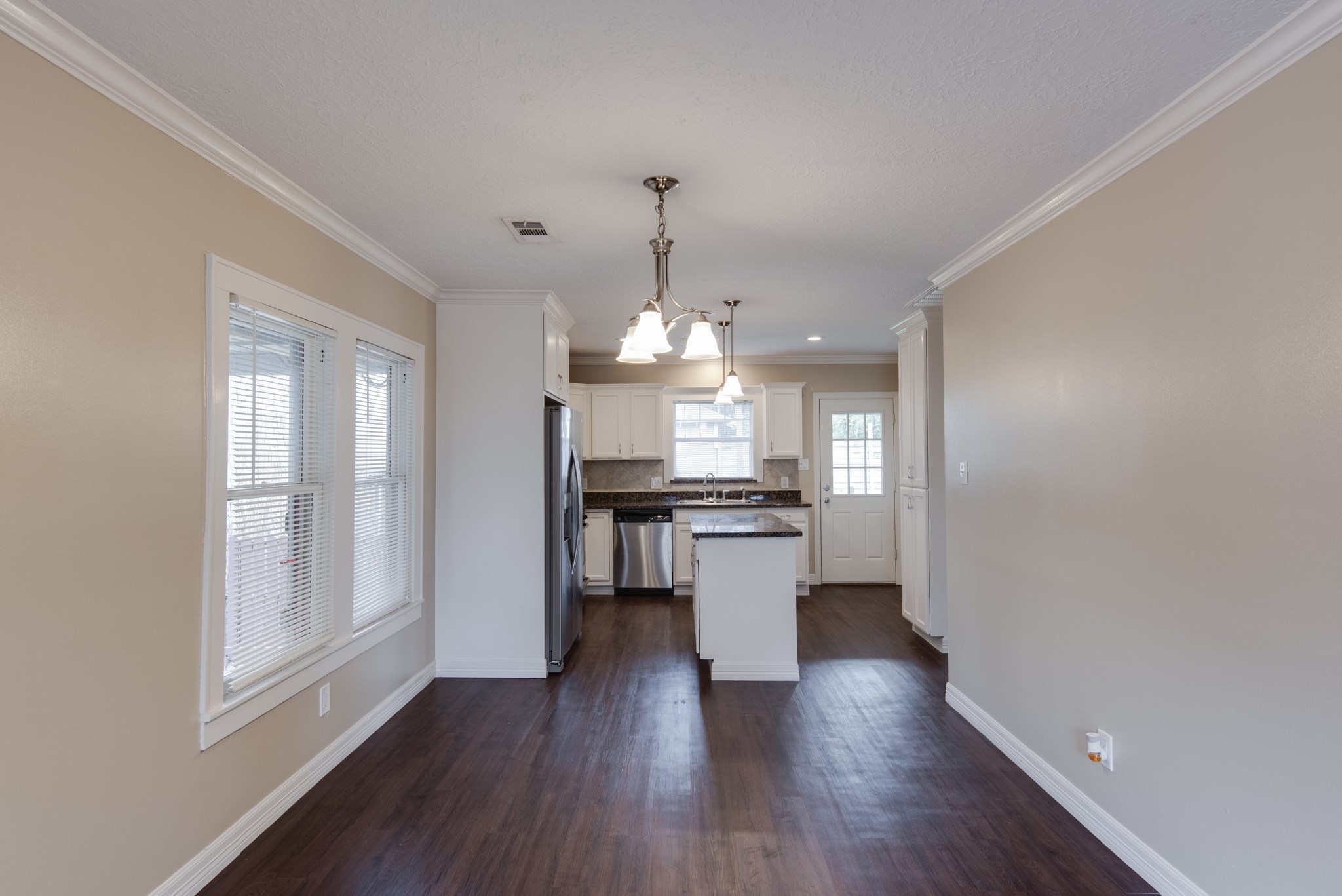 2612 Harvard Street Property Photo 6