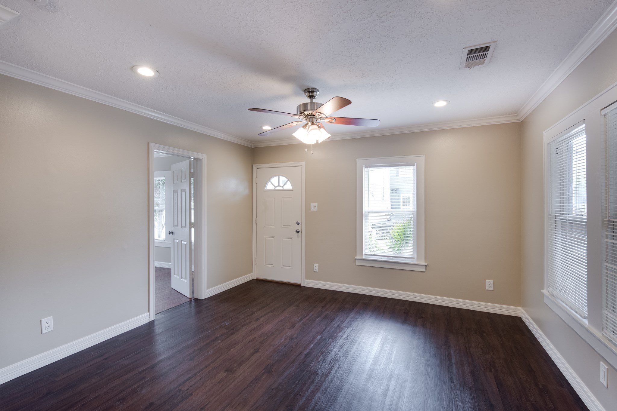 2612 Harvard Street Property Photo 7