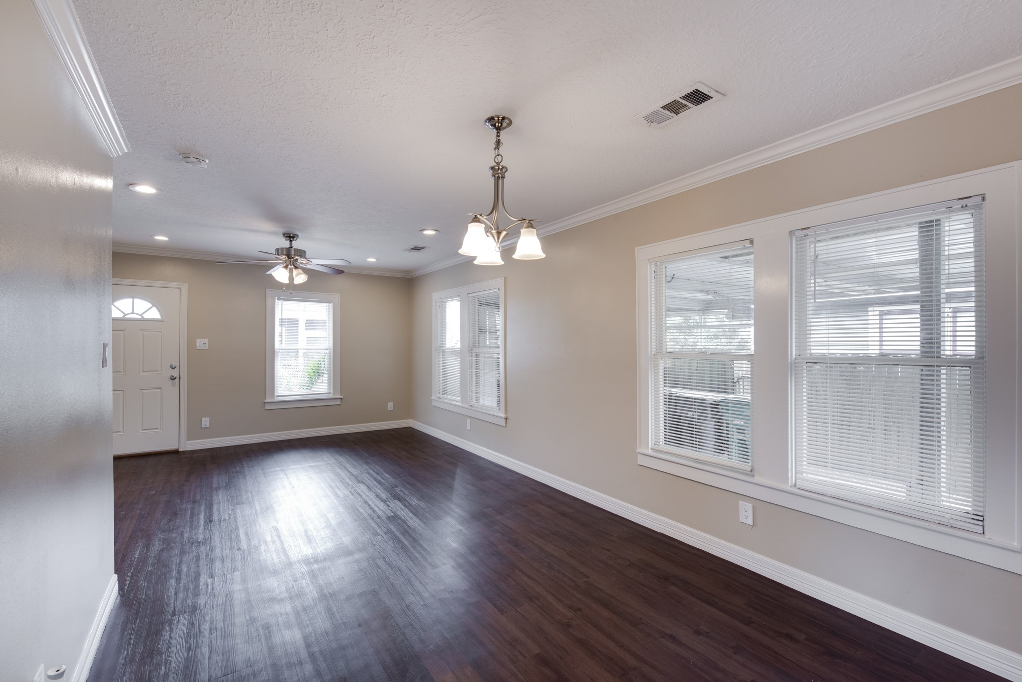 2612 Harvard Street Property Photo 9