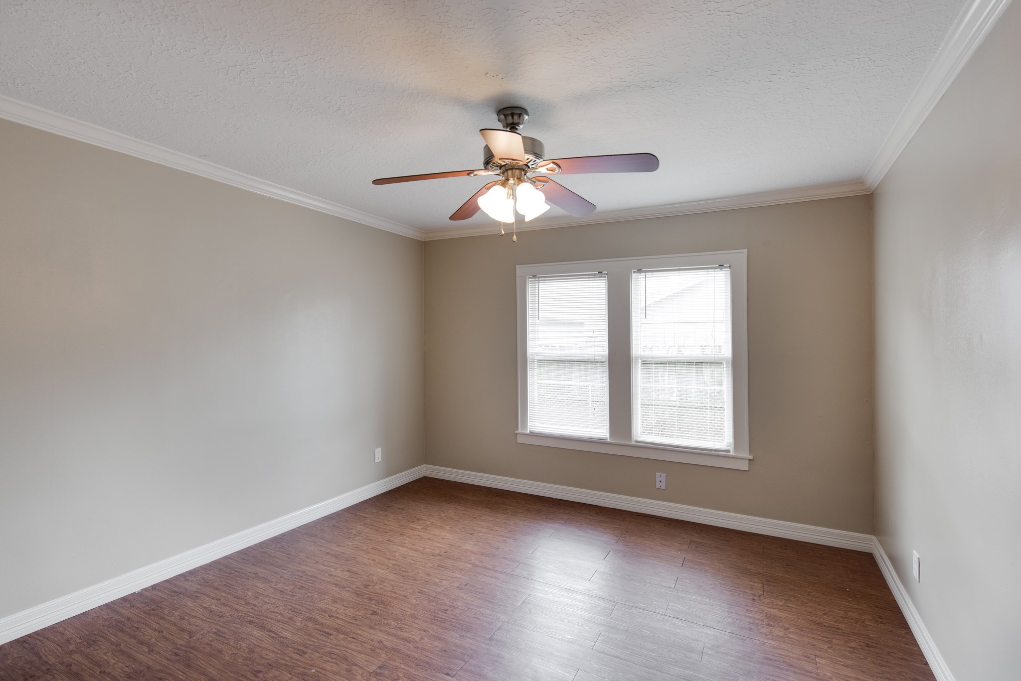 2612 Harvard Street Property Photo 14