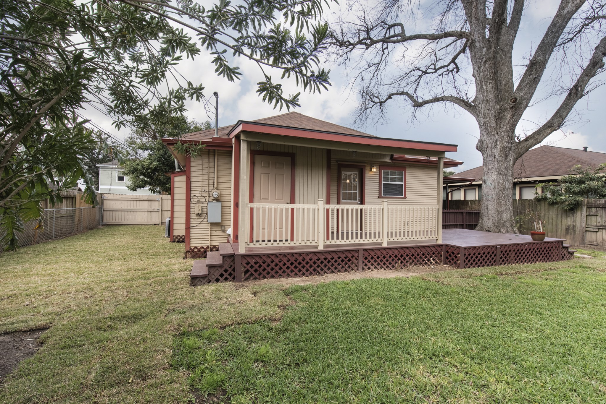 2612 Harvard Street Property Photo 26