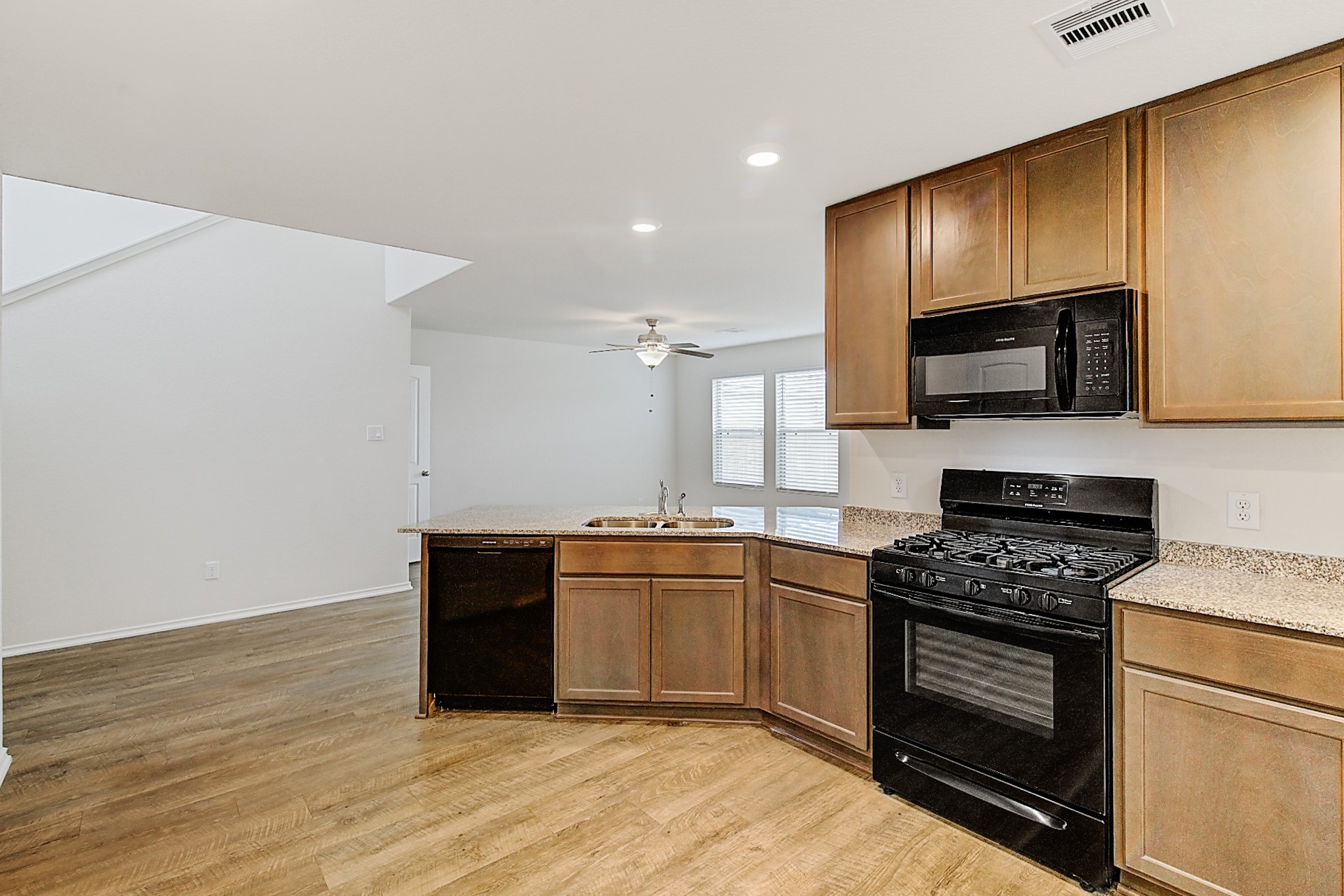9232 Laiden Creek Trail Property Photo 4