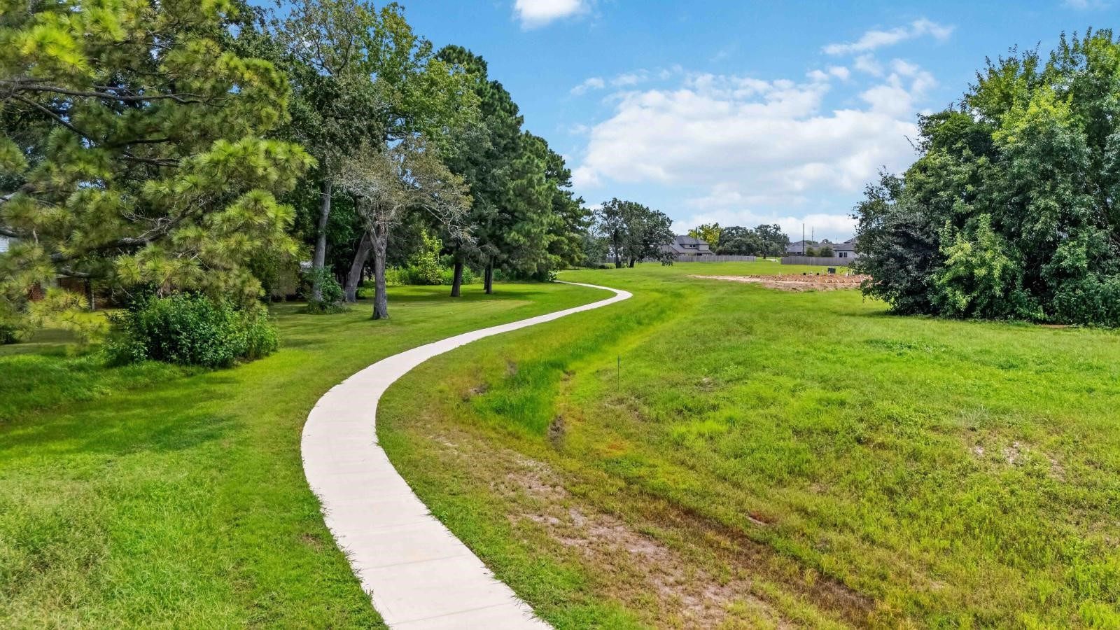 2511 Friendswood Trail Property Photo 7