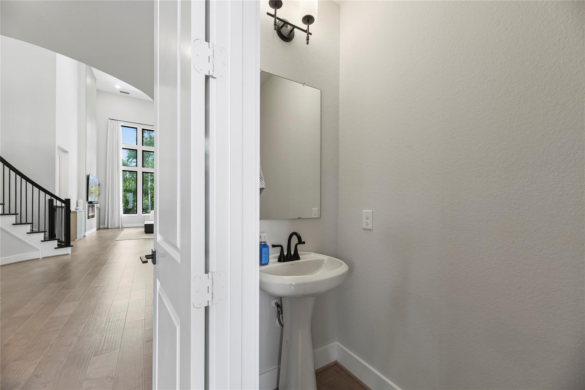 4439 Southpoint Way Property Photo 17