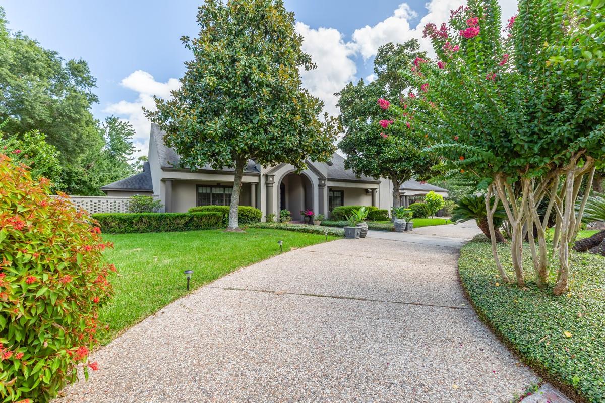 12 Bayou Bend, Beaumont Tx 77706 Property Photo 1