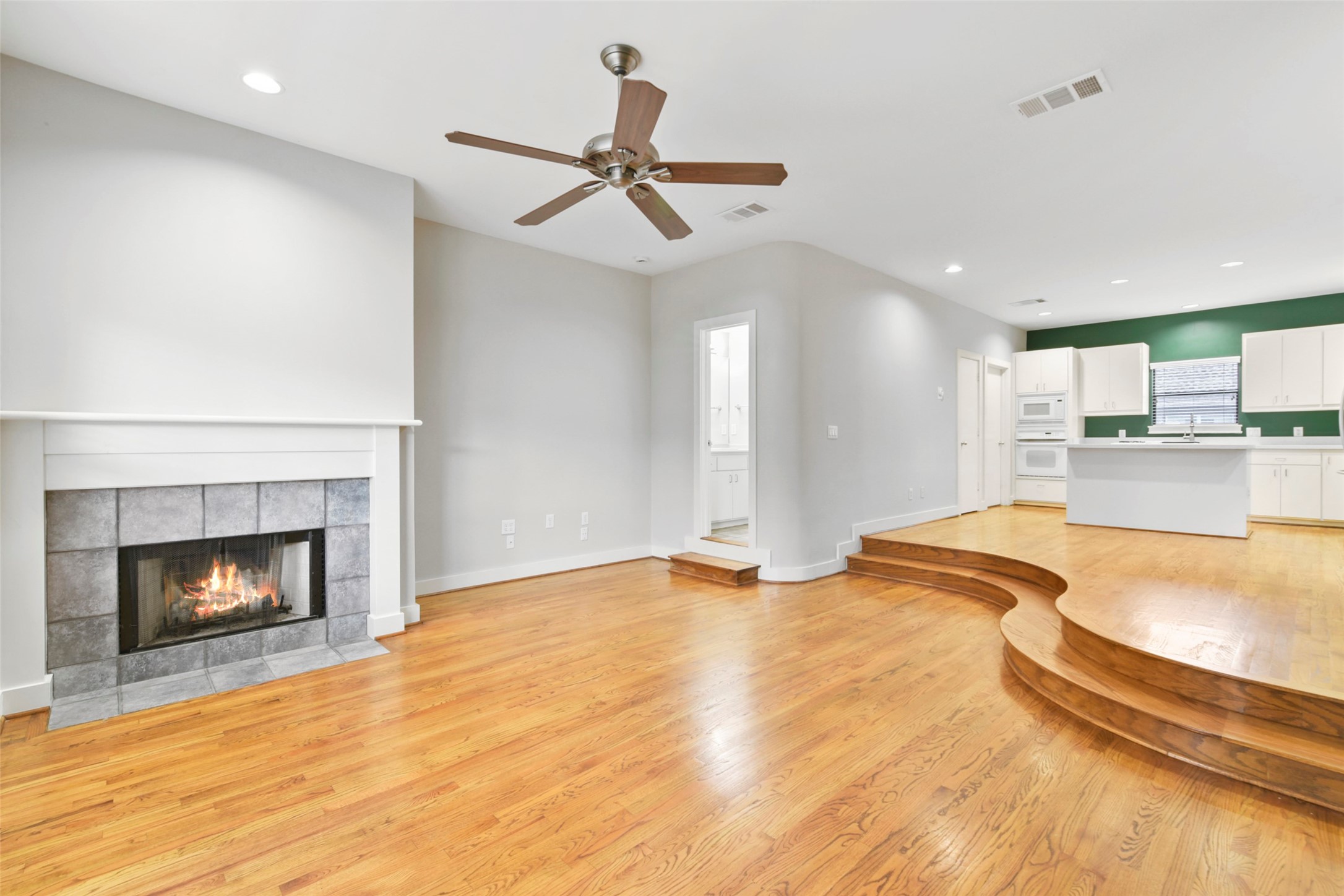 1604 Reinerman Street Property Photo 1
