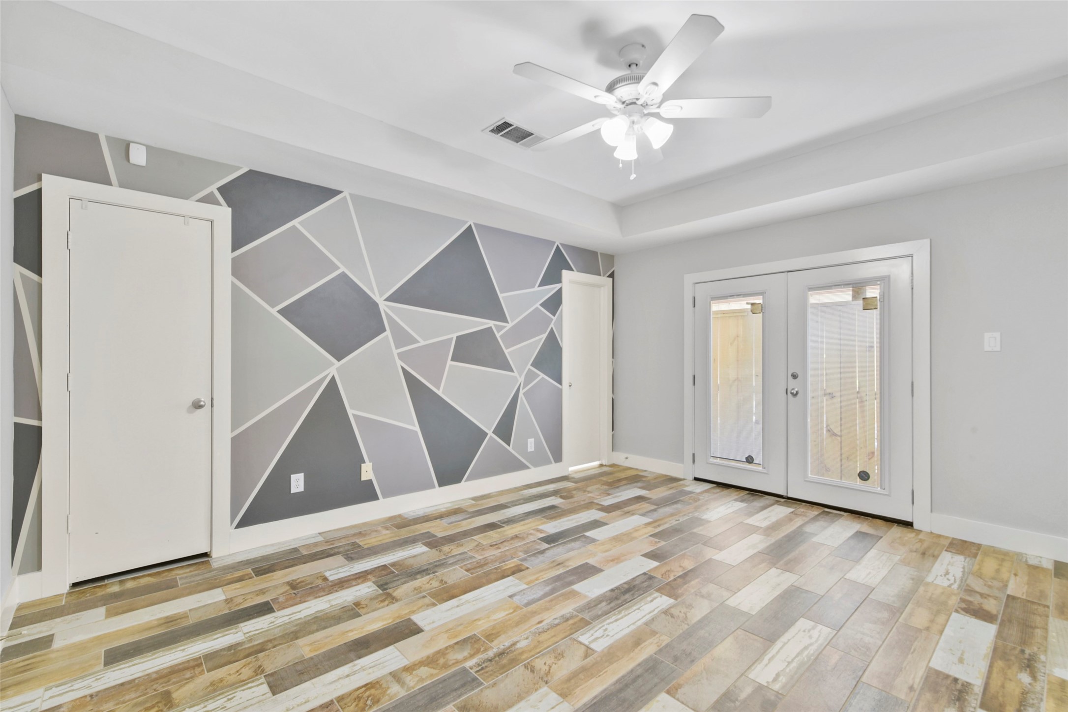 1604 Reinerman Street Property Photo 10