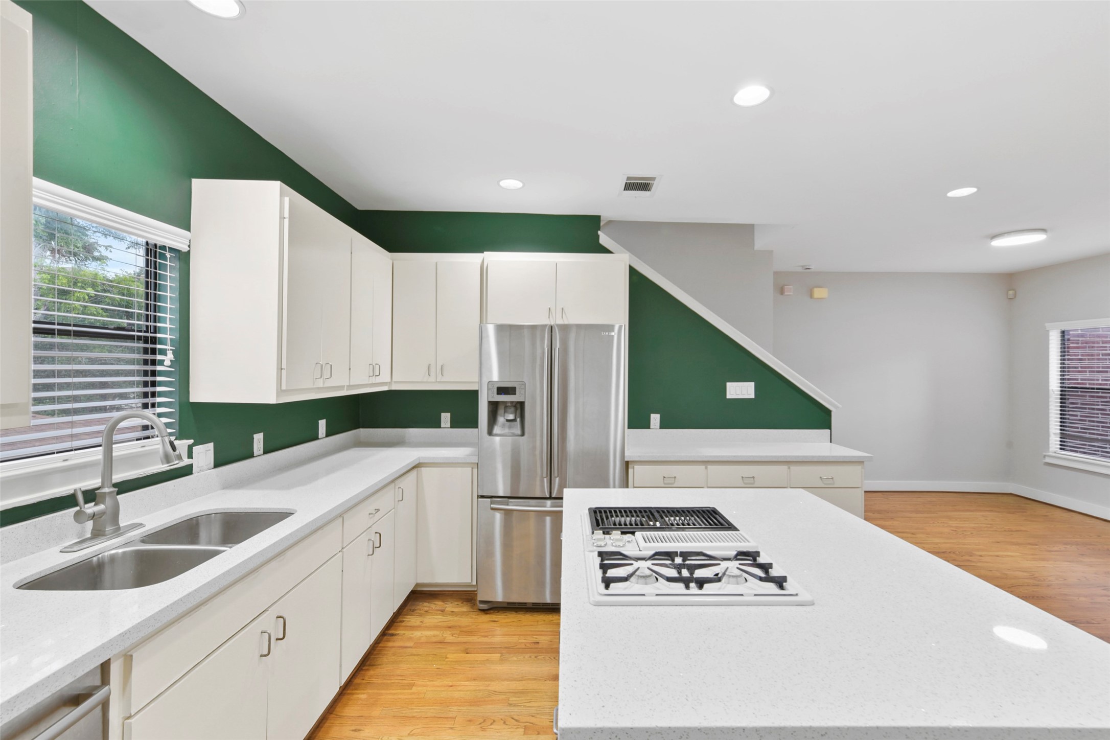 1604 Reinerman Street Property Photo 28