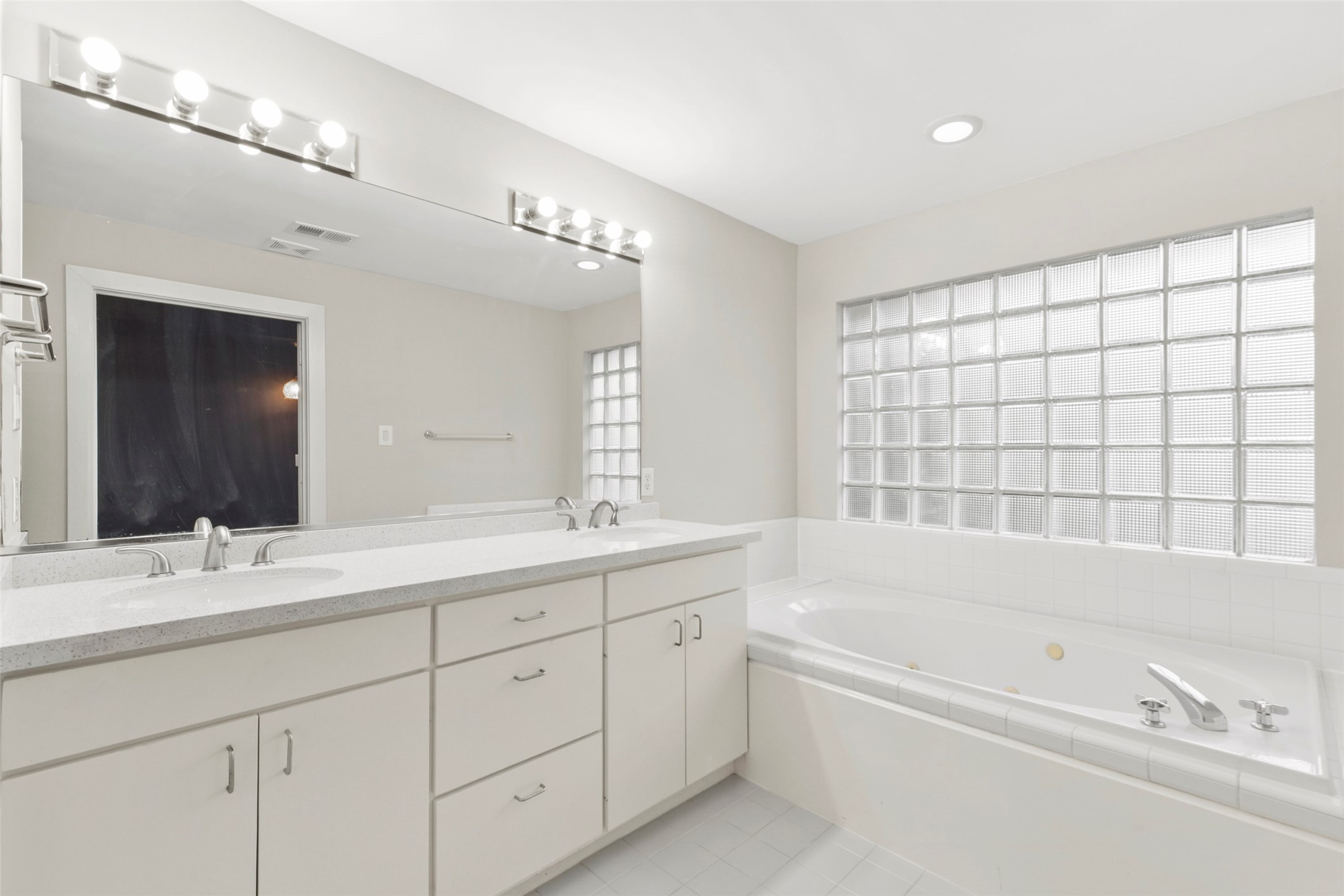 1604 Reinerman Street Property Photo 41