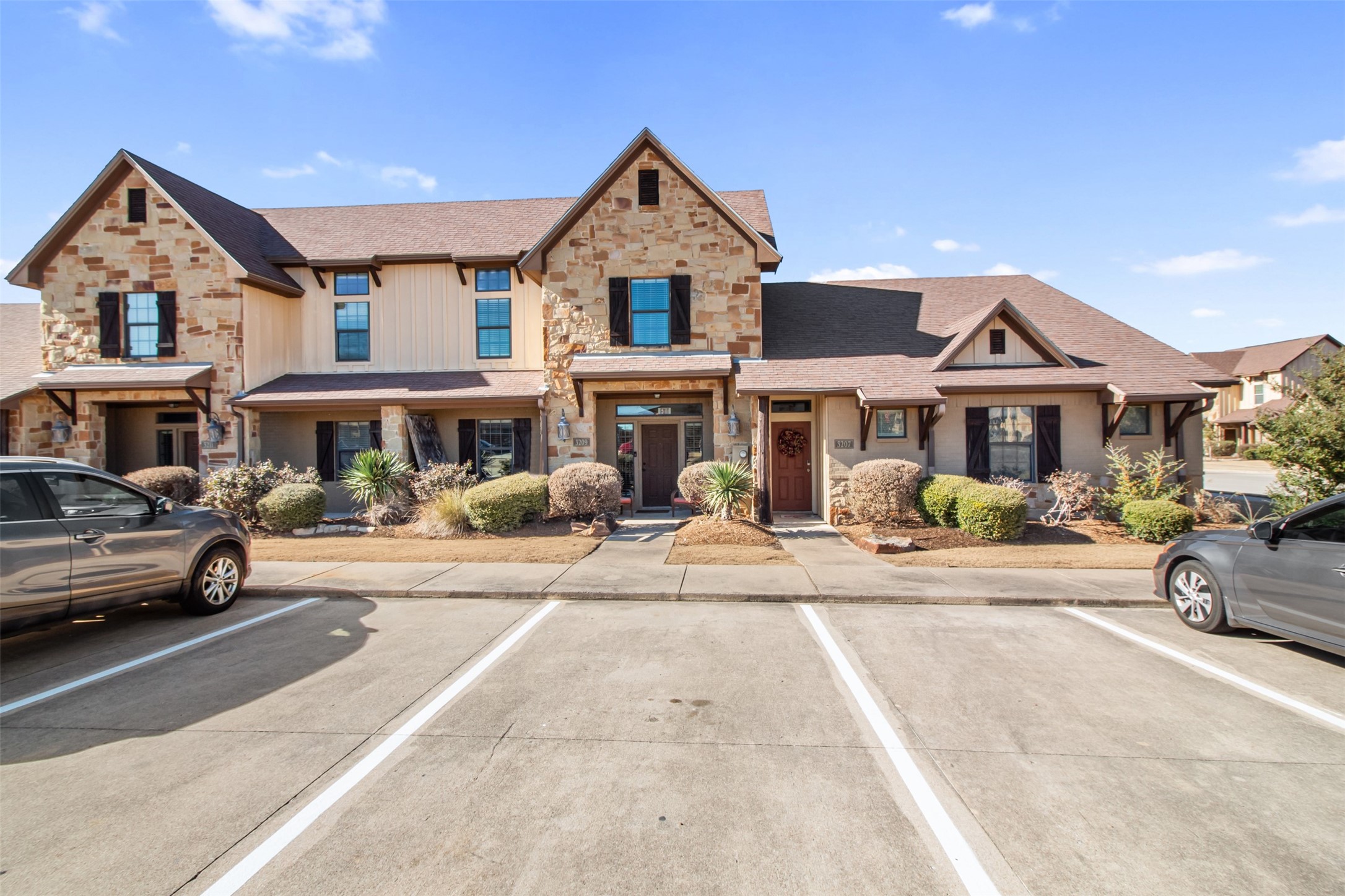 3209 Sergeant Drive Property Photo 2