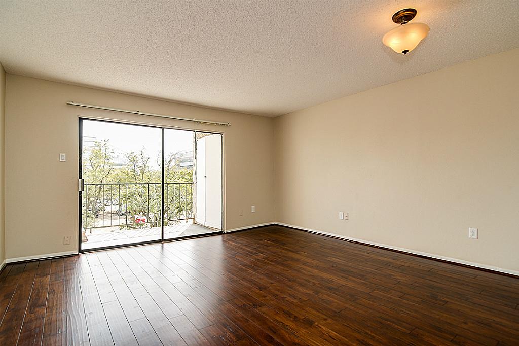 2818 S Bartell Drive 312 Property Photo 3
