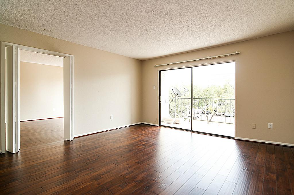 2818 S Bartell Drive 312 Property Photo 4