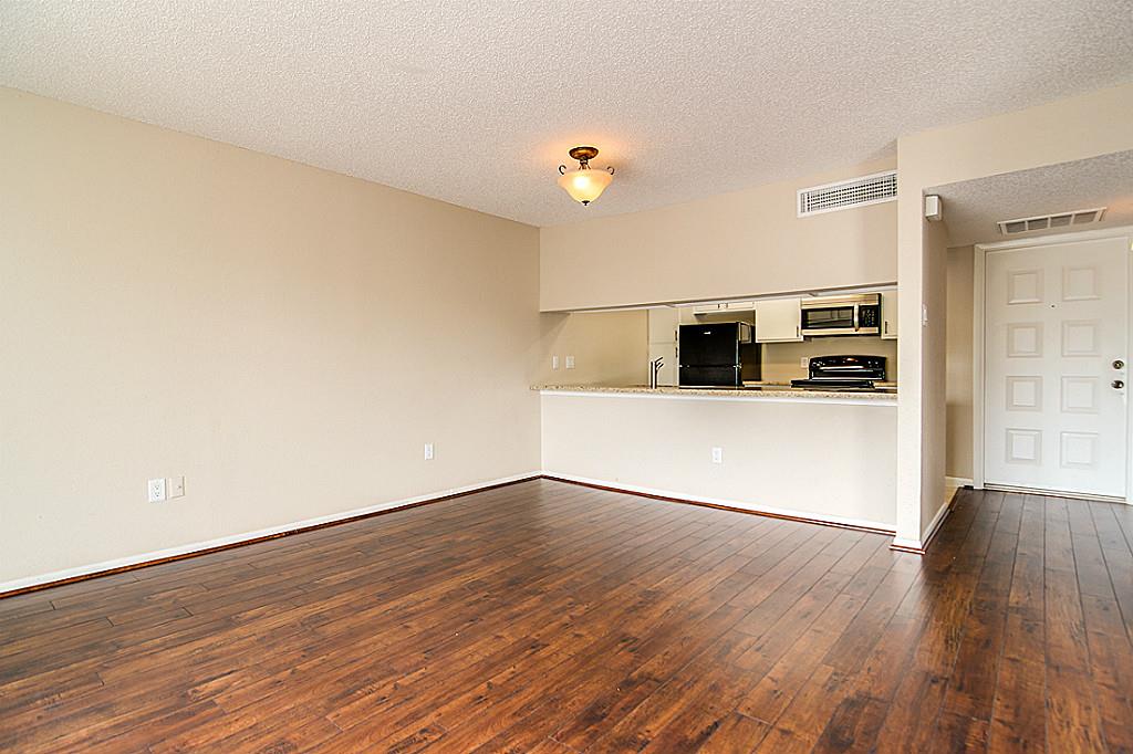 2818 S Bartell Drive 312 Property Photo 6