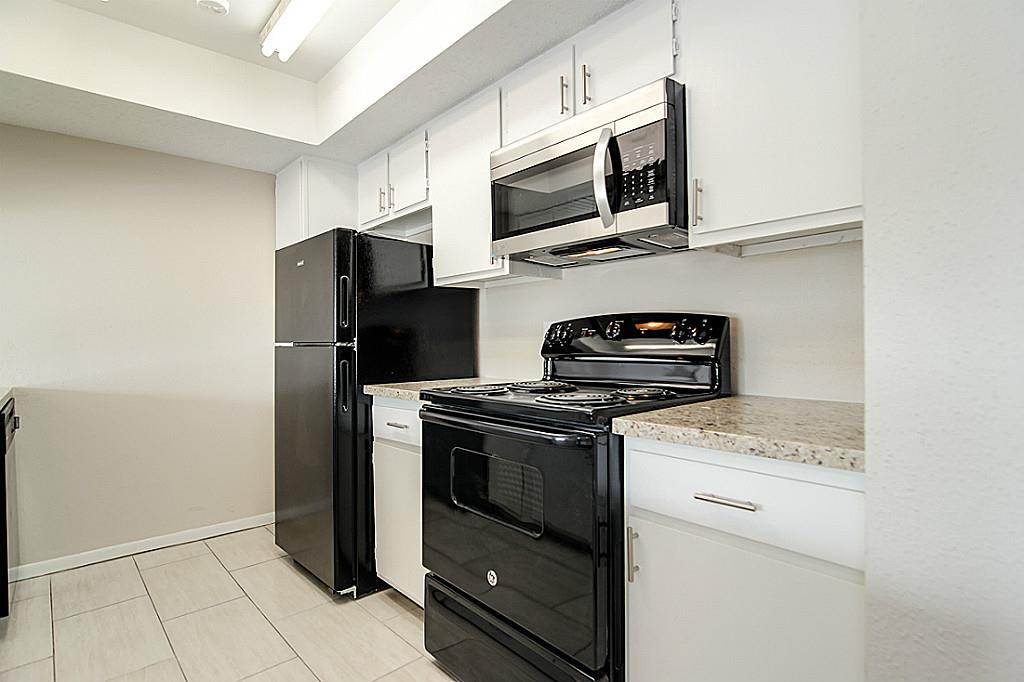 2818 S Bartell Drive 312 Property Photo 8
