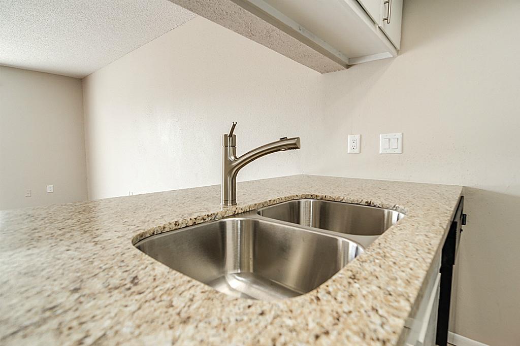 2818 S Bartell Drive 312 Property Photo 10