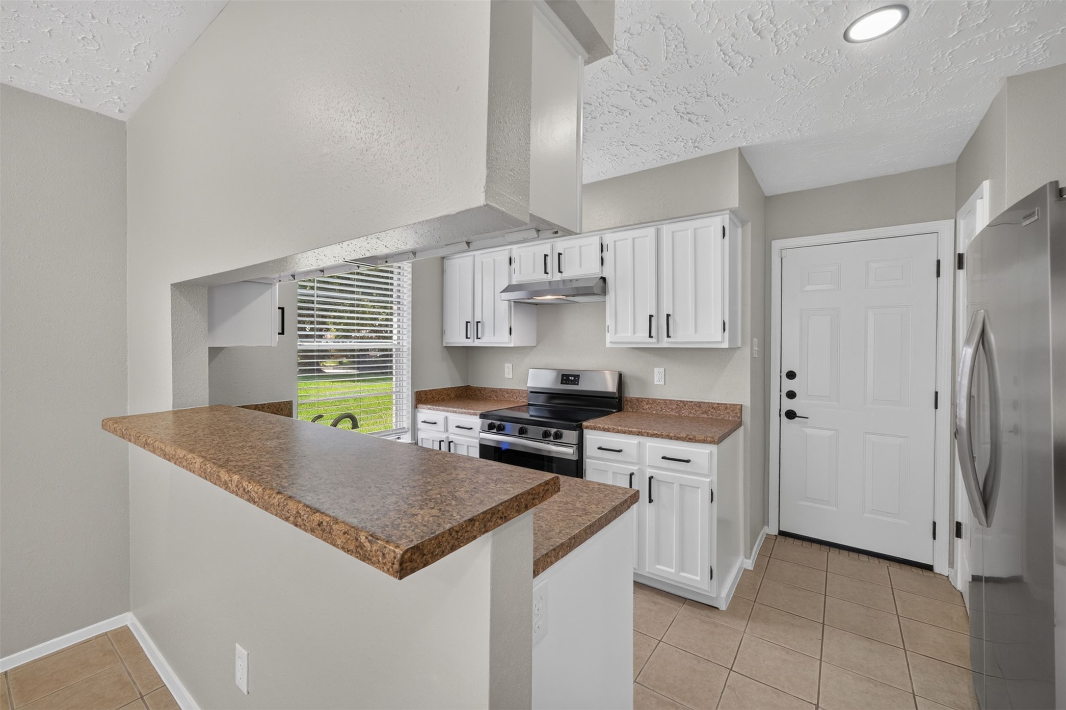 20014 Bishops Gate Ln Property Photo 14