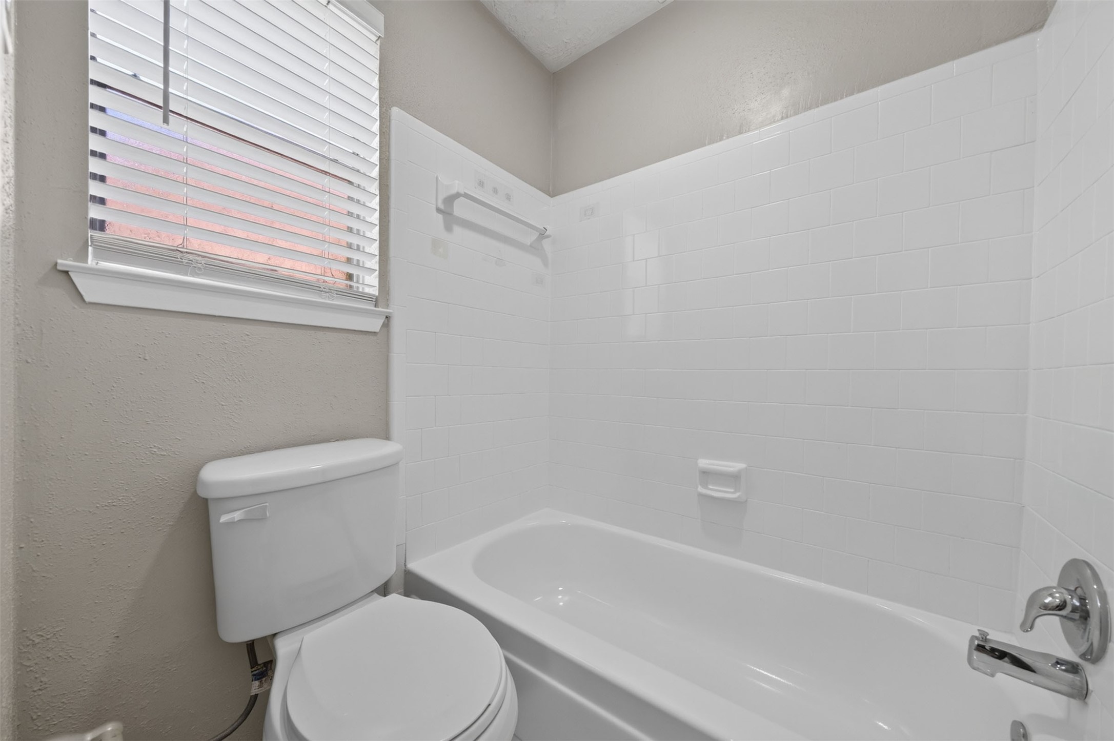 20014 Bishops Gate Ln Property Photo 31