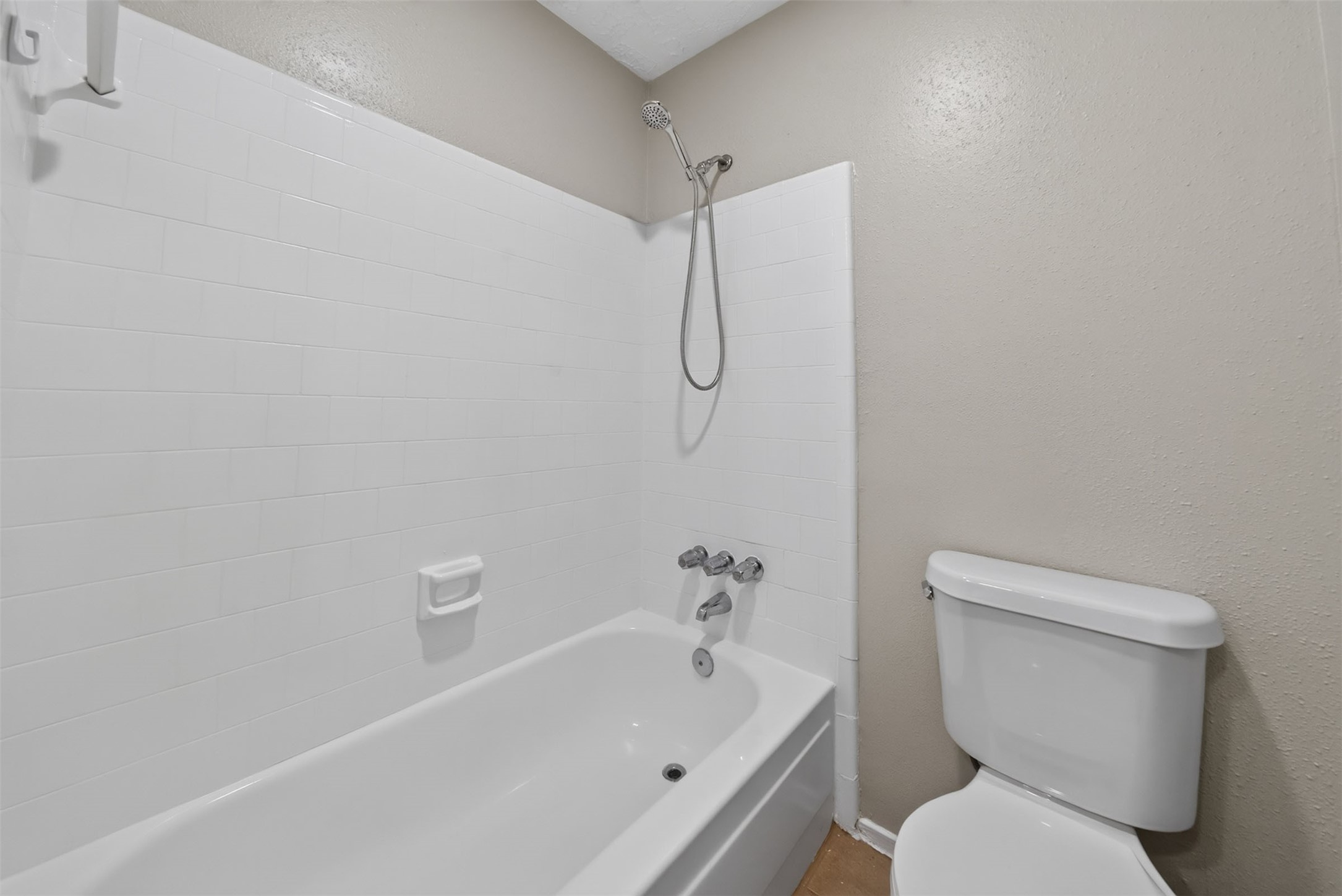 20014 Bishops Gate Ln Property Photo 34