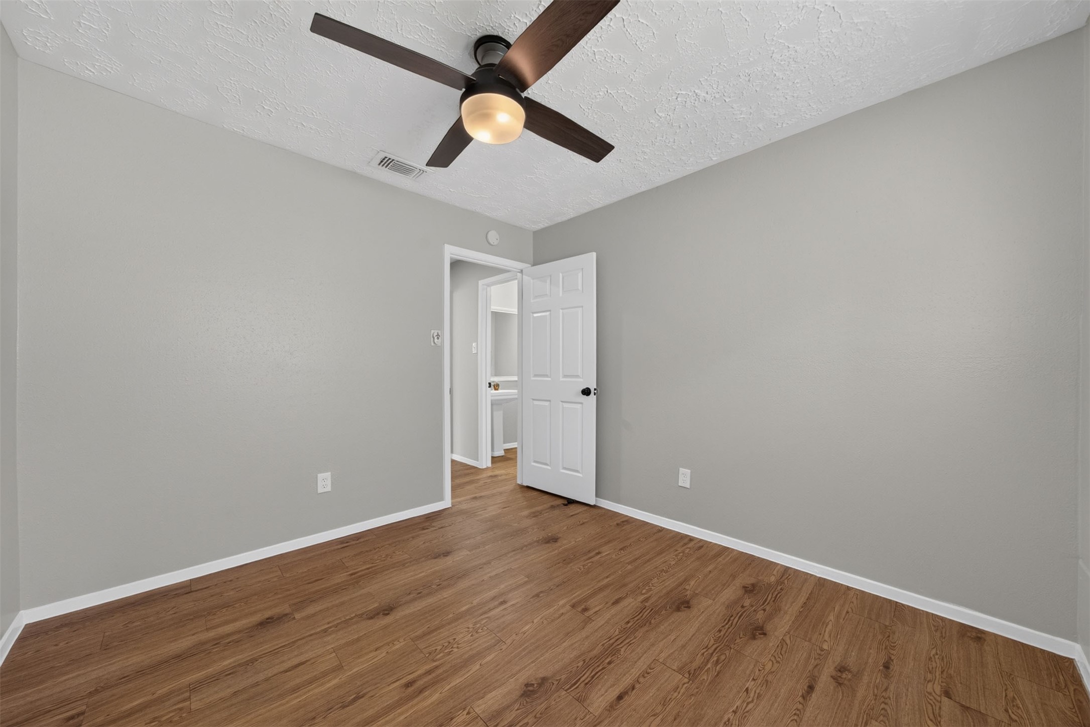 20014 Bishops Gate Ln Property Photo 37