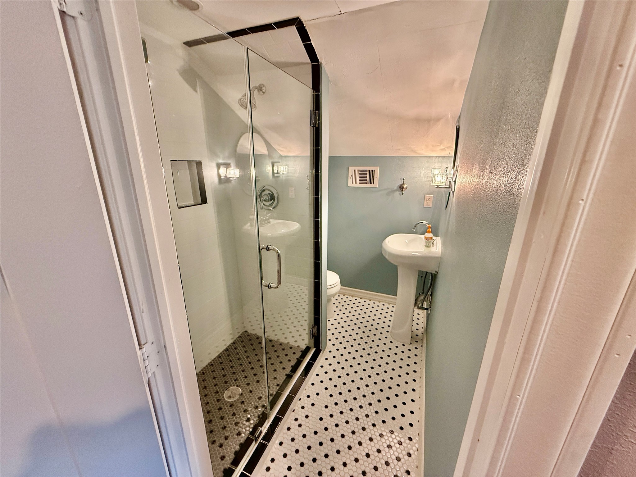 6707 Avenue C Property Photo 13