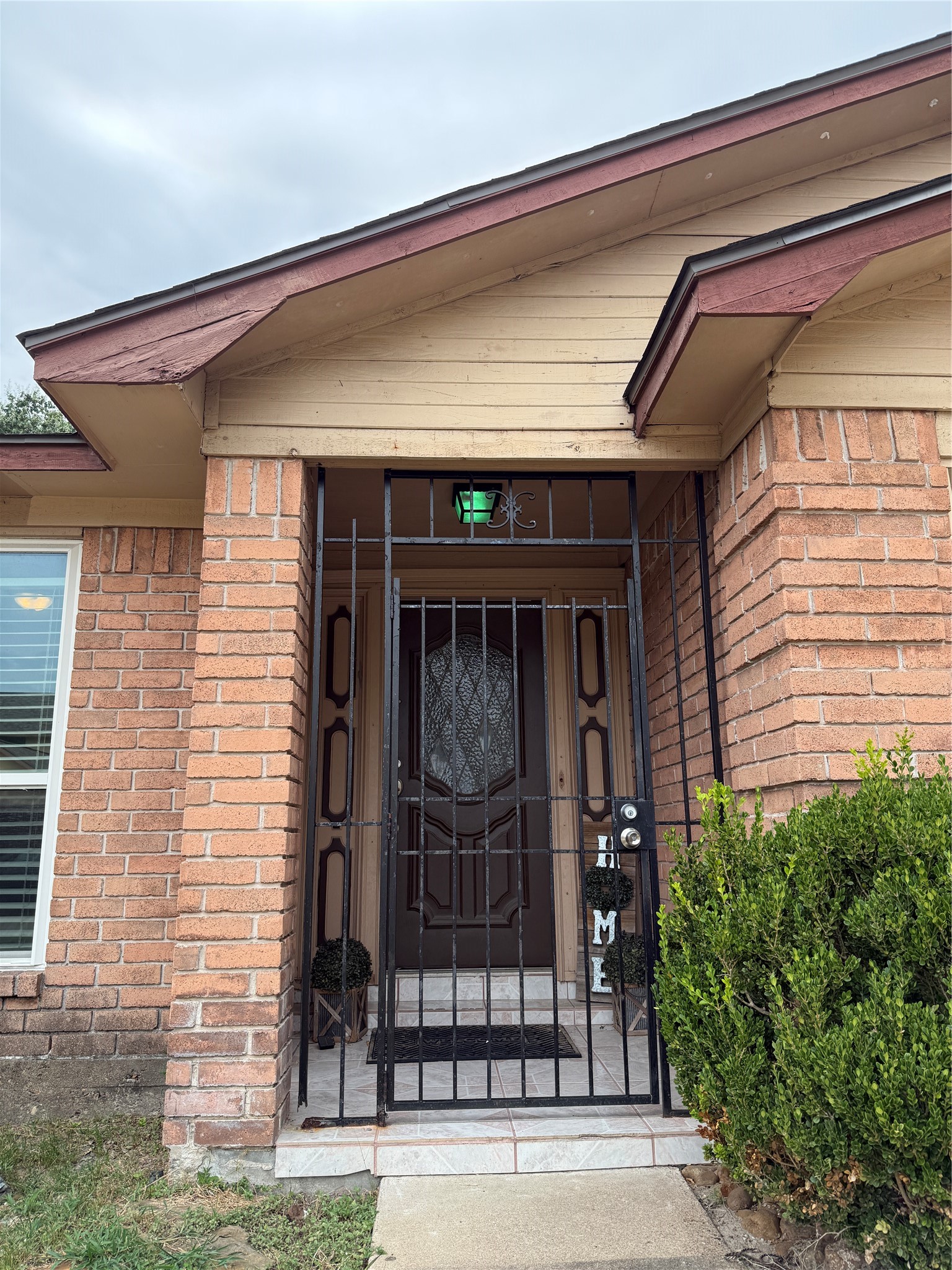 11611 Stone Bridge Drive Property Photo 4