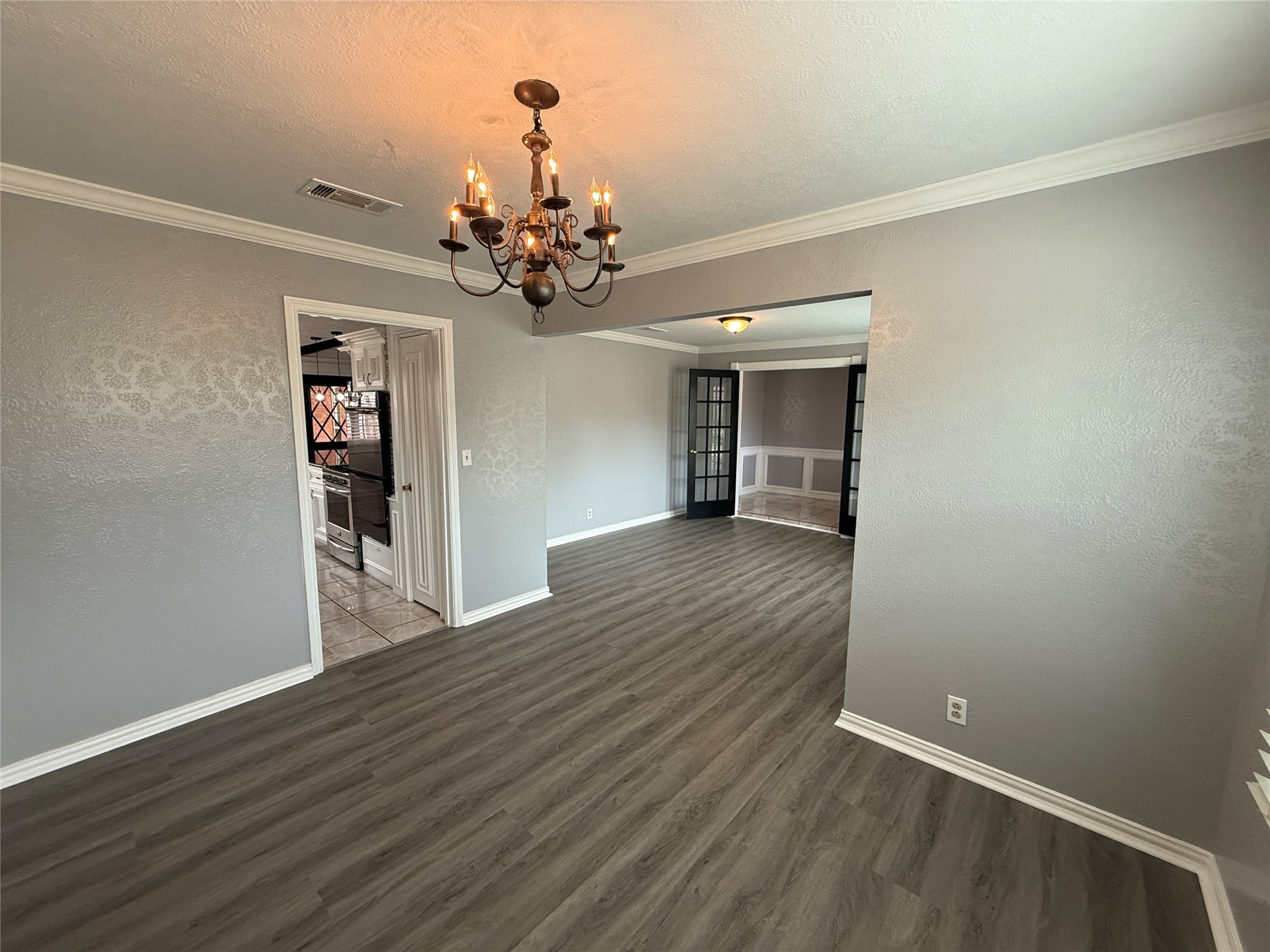 11611 Stone Bridge Drive Property Photo 8