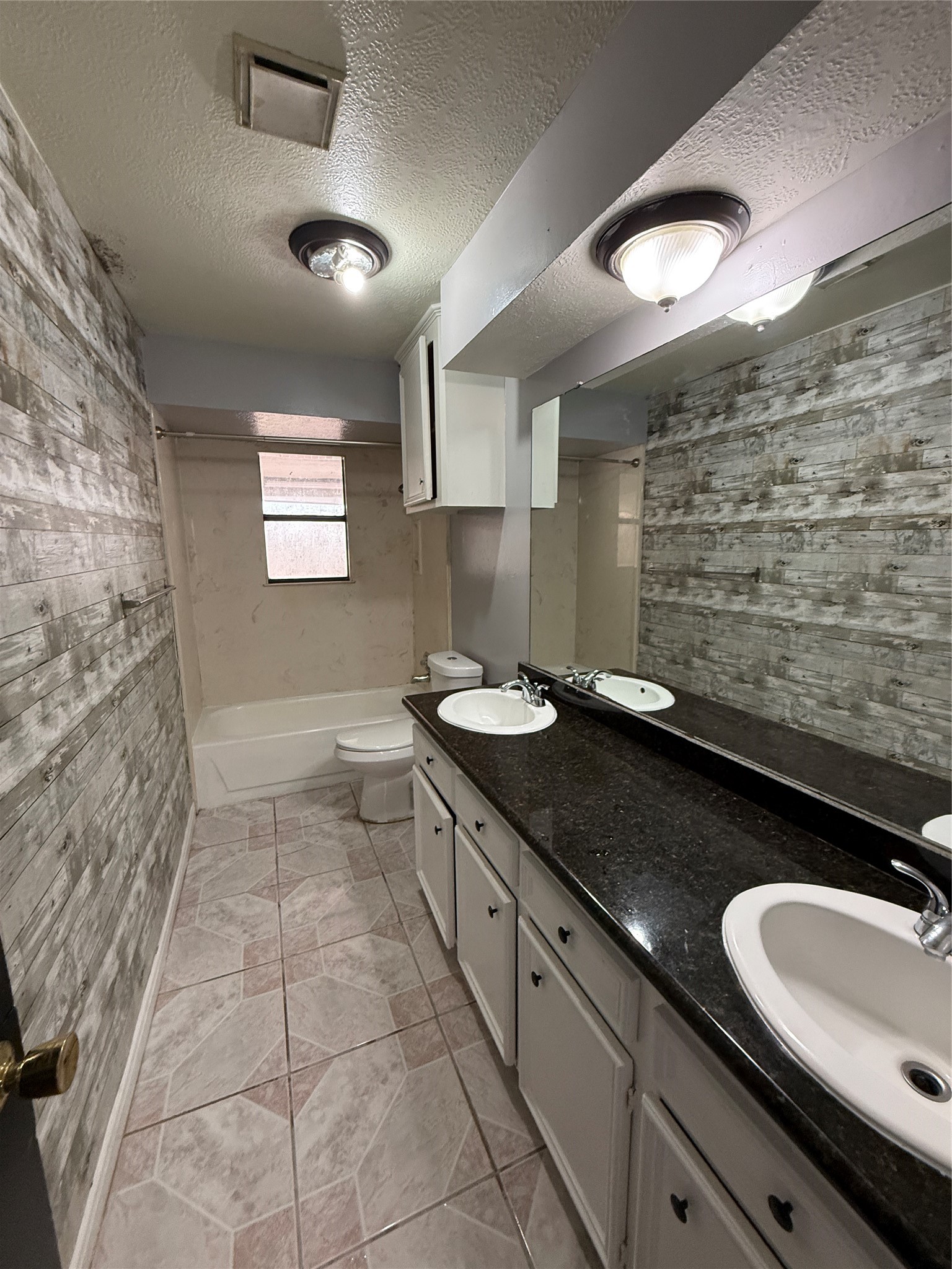 11611 Stone Bridge Drive Property Photo 18
