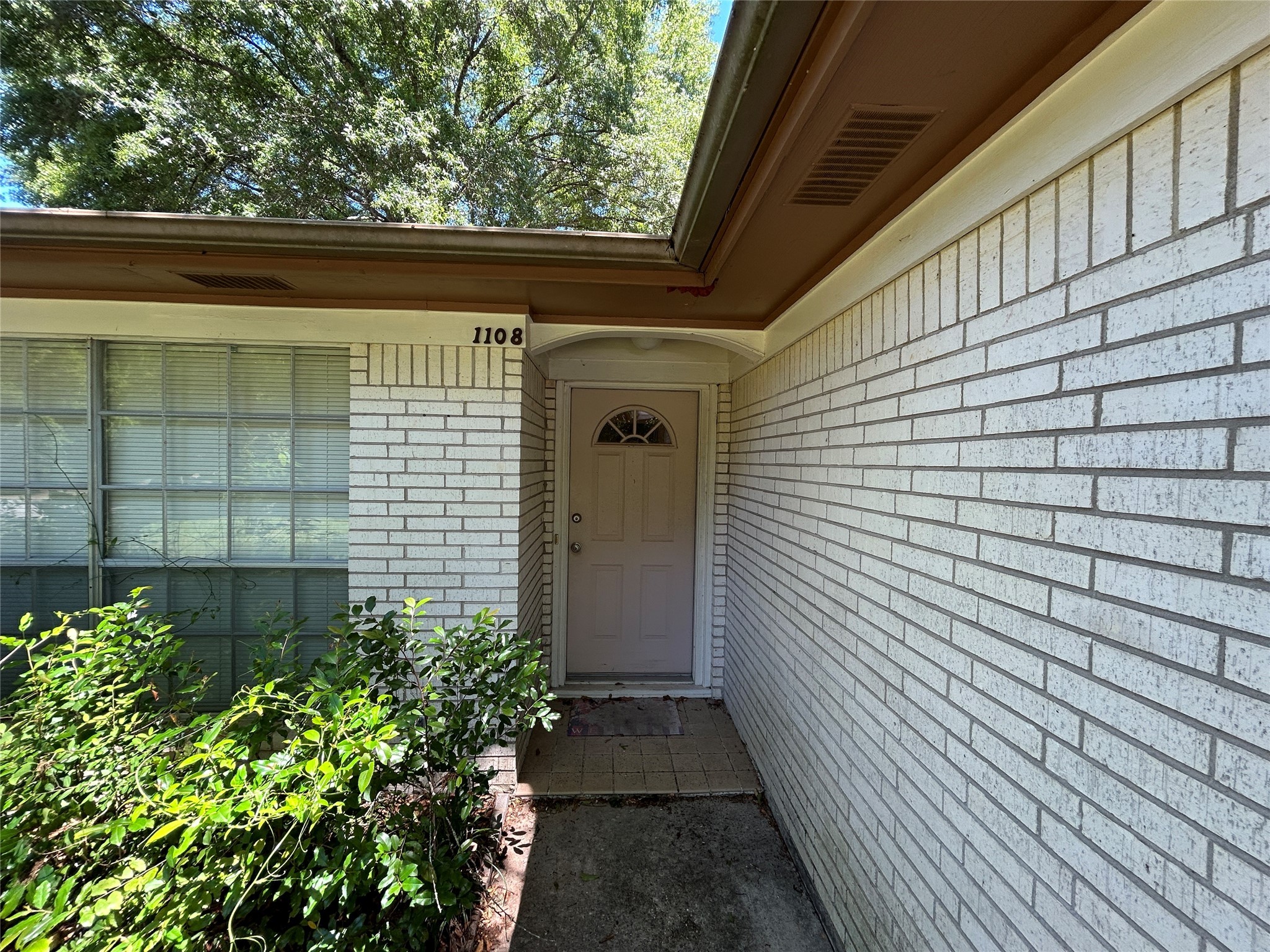1108 Barclay Terrace Property Photo 1