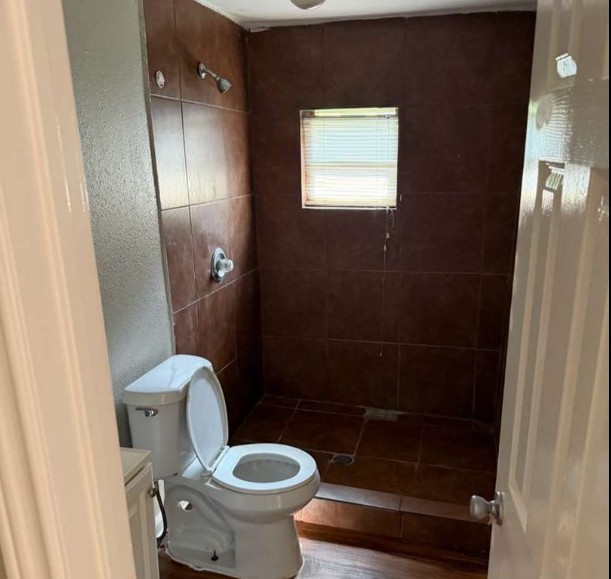 7805 Woodlyn Road Property Photo 10