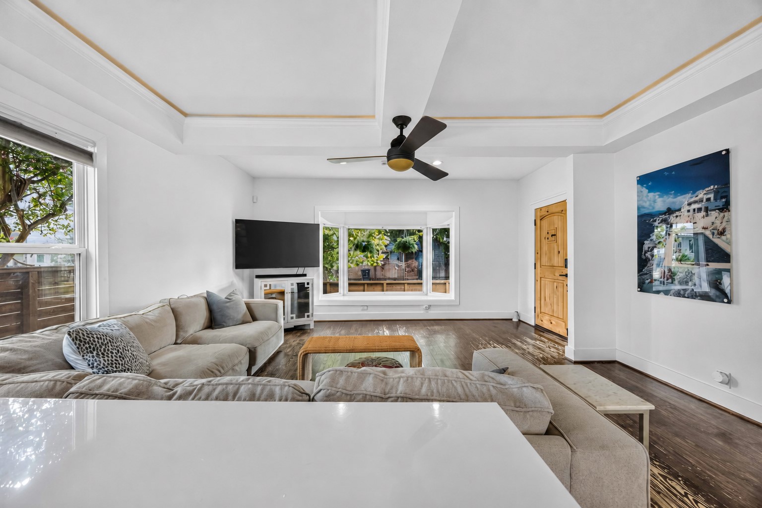 711 Walton Street Property Photo 4