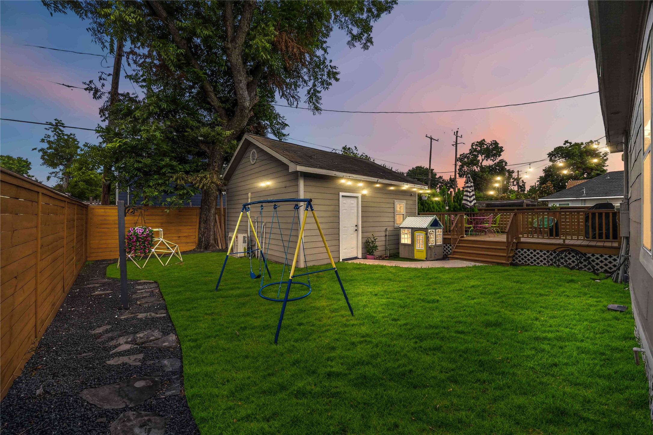711 Walton Street Property Photo 46