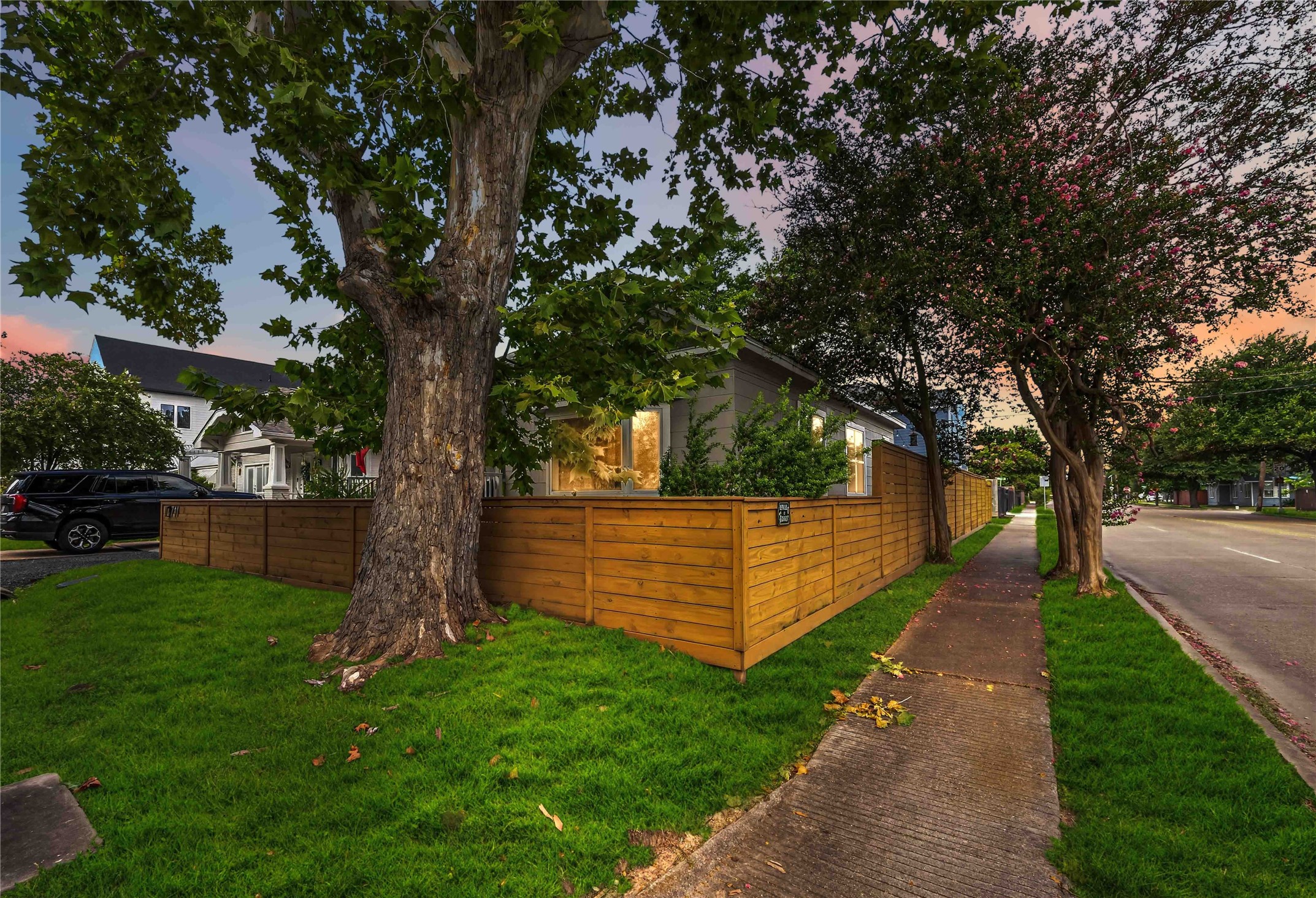 711 Walton Street Property Photo 48