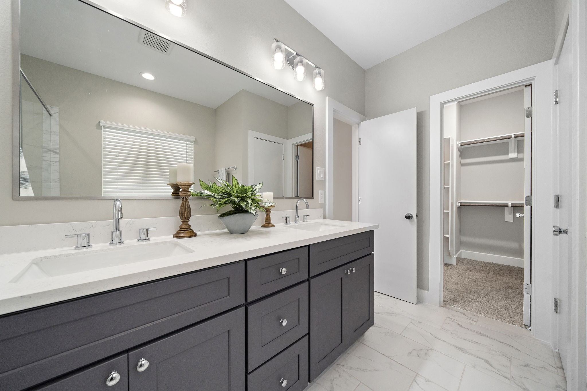 8322 Curry Road Property Photo 3