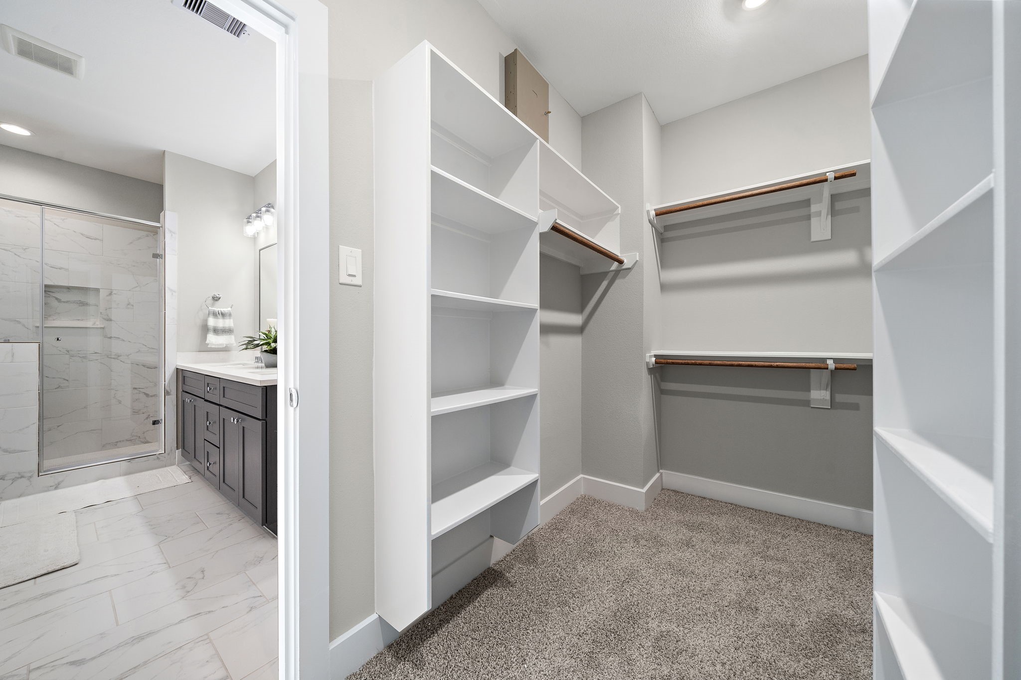 8322 Curry Road Property Photo 5