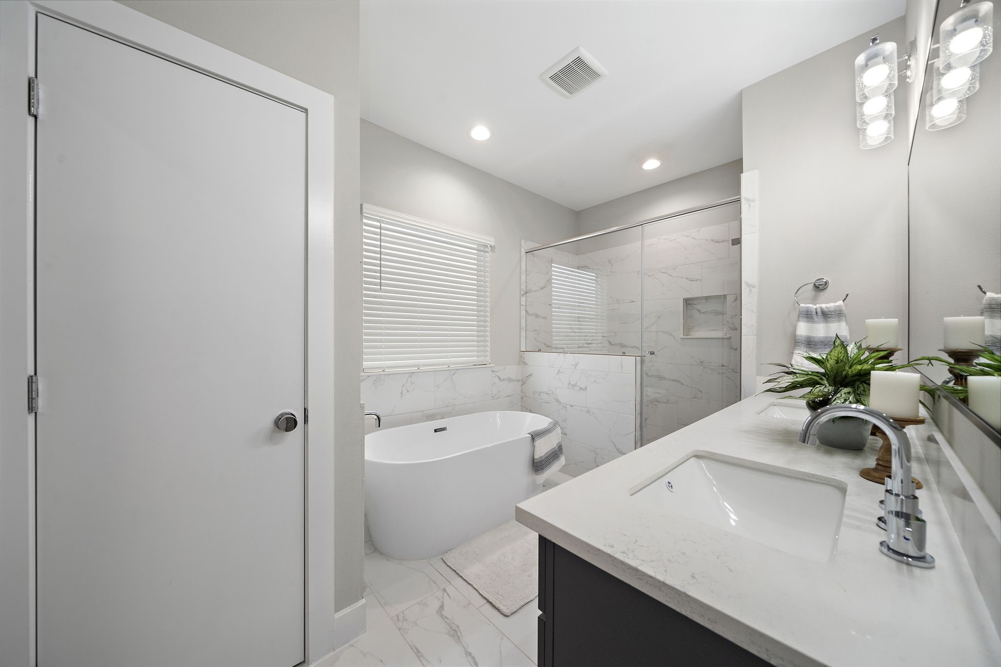8322 Curry Road Property Photo 6