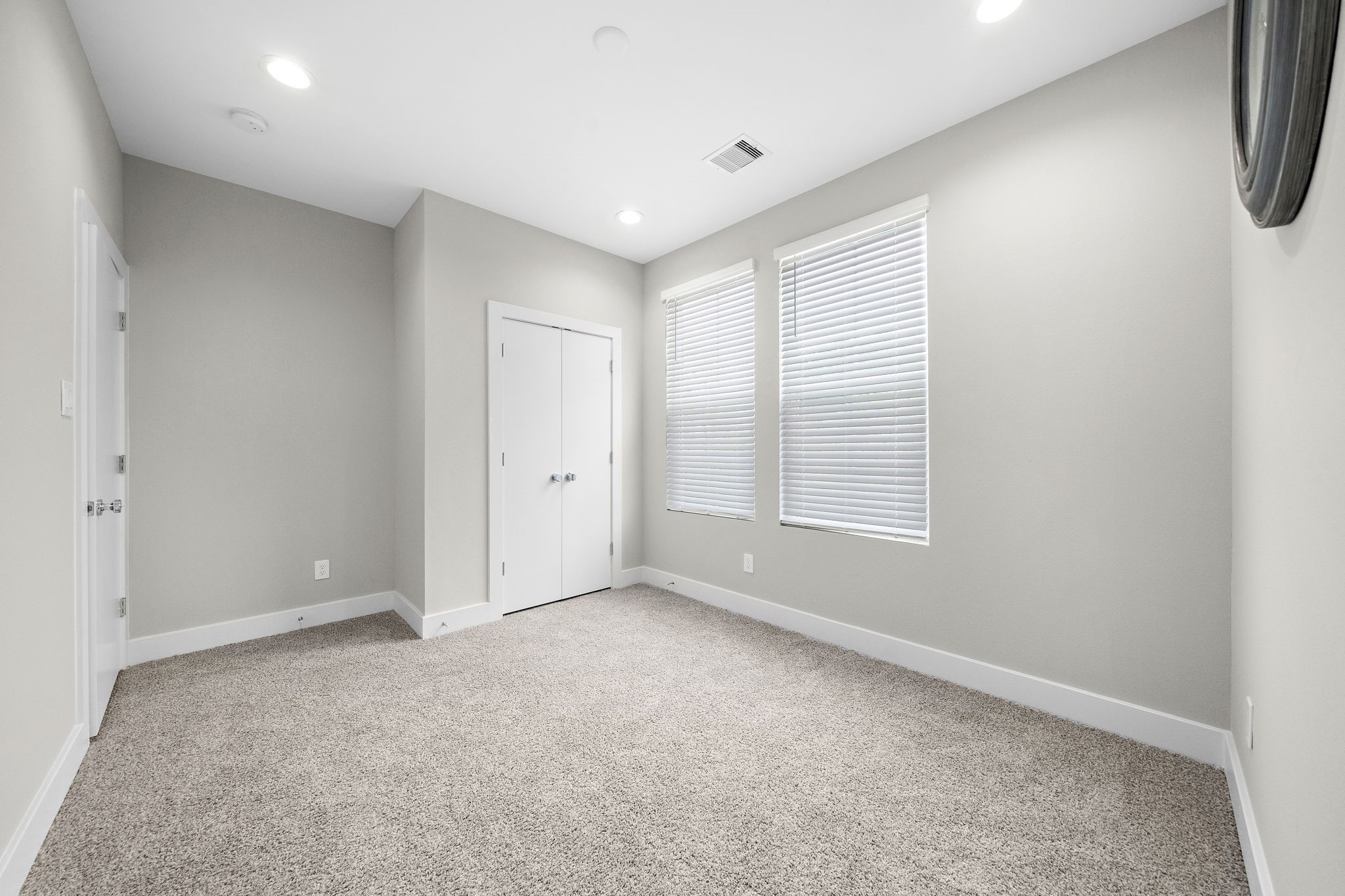 8322 Curry Road Property Photo 13