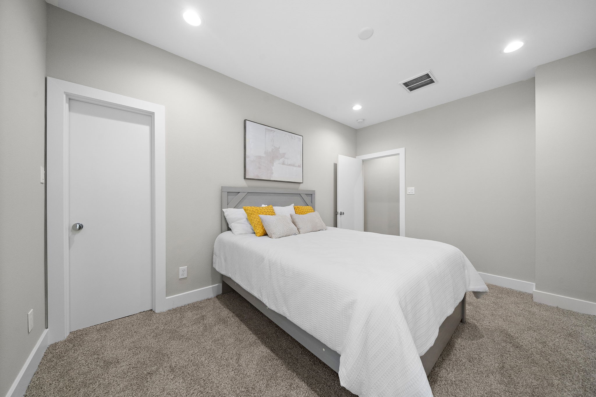 8322 Curry Road Property Photo 15