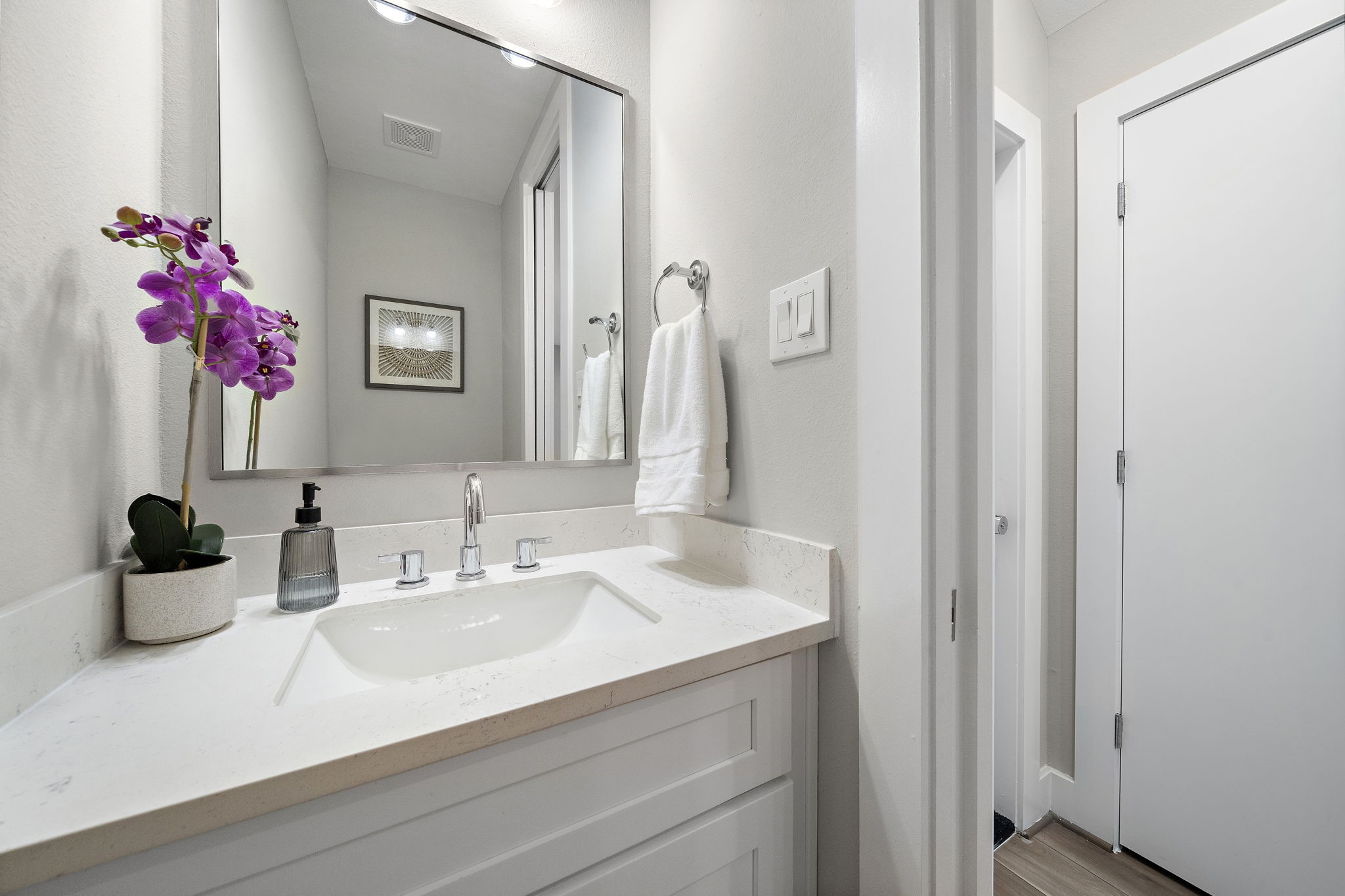 8322 Curry Road Property Photo 16