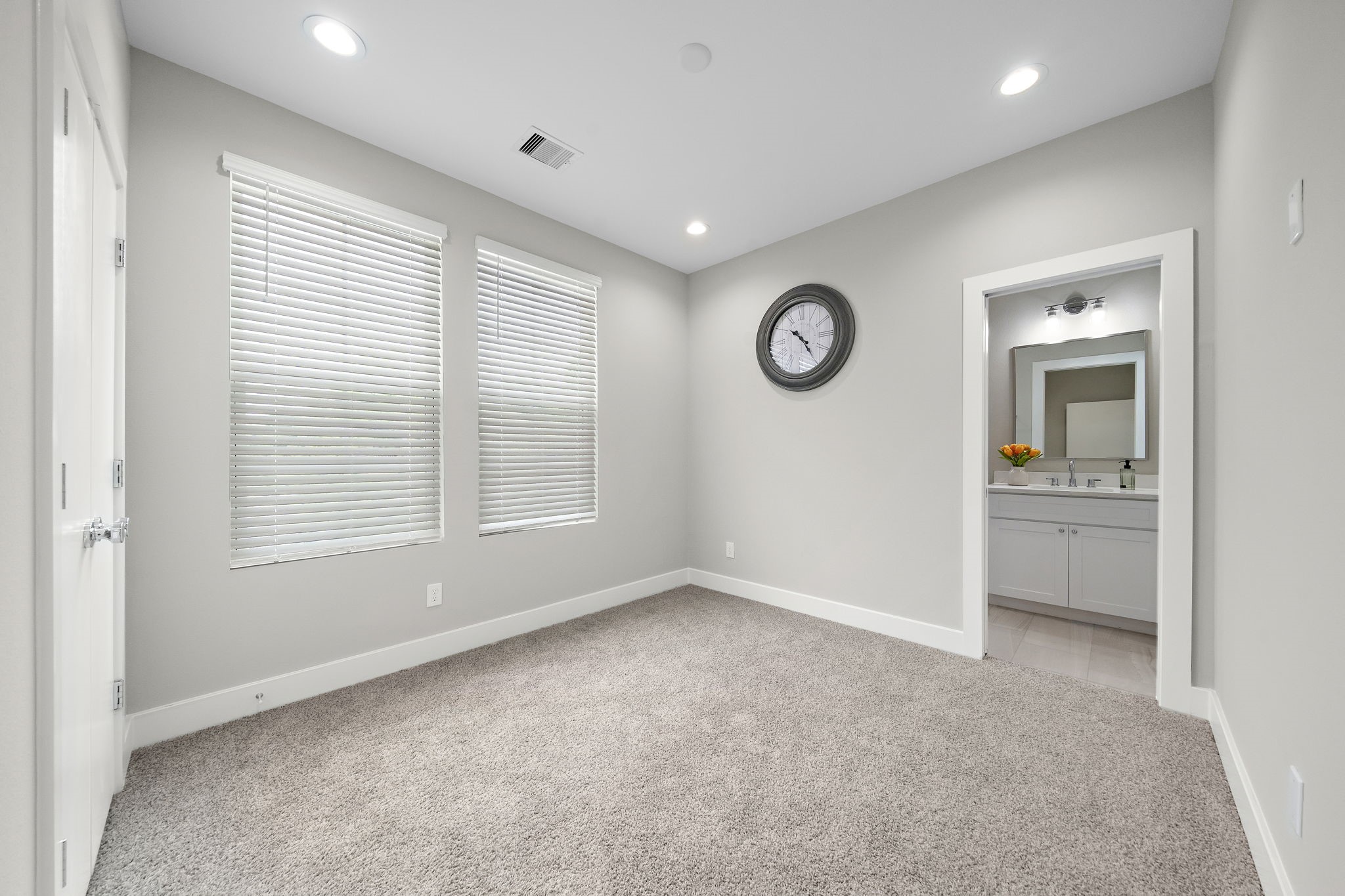 8322 Curry Road Property Photo 18