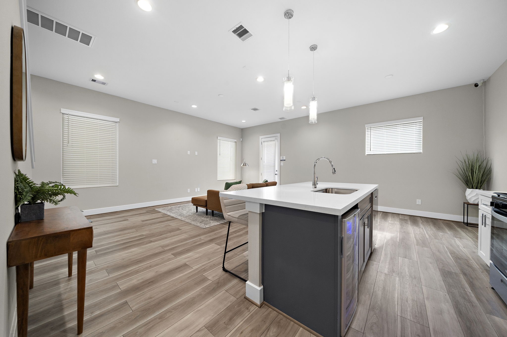 8322 Curry Road Property Photo 19
