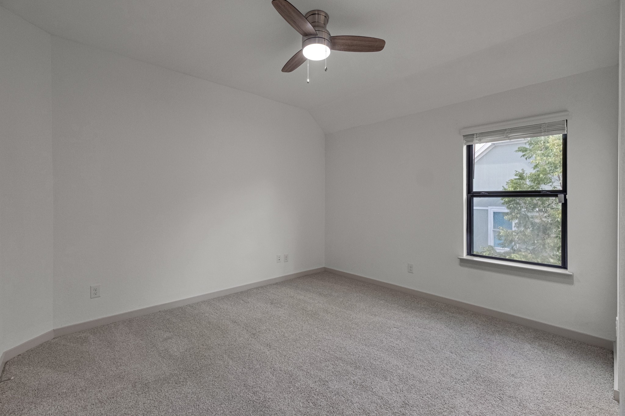 98 Dorado Drive Property Photo 36